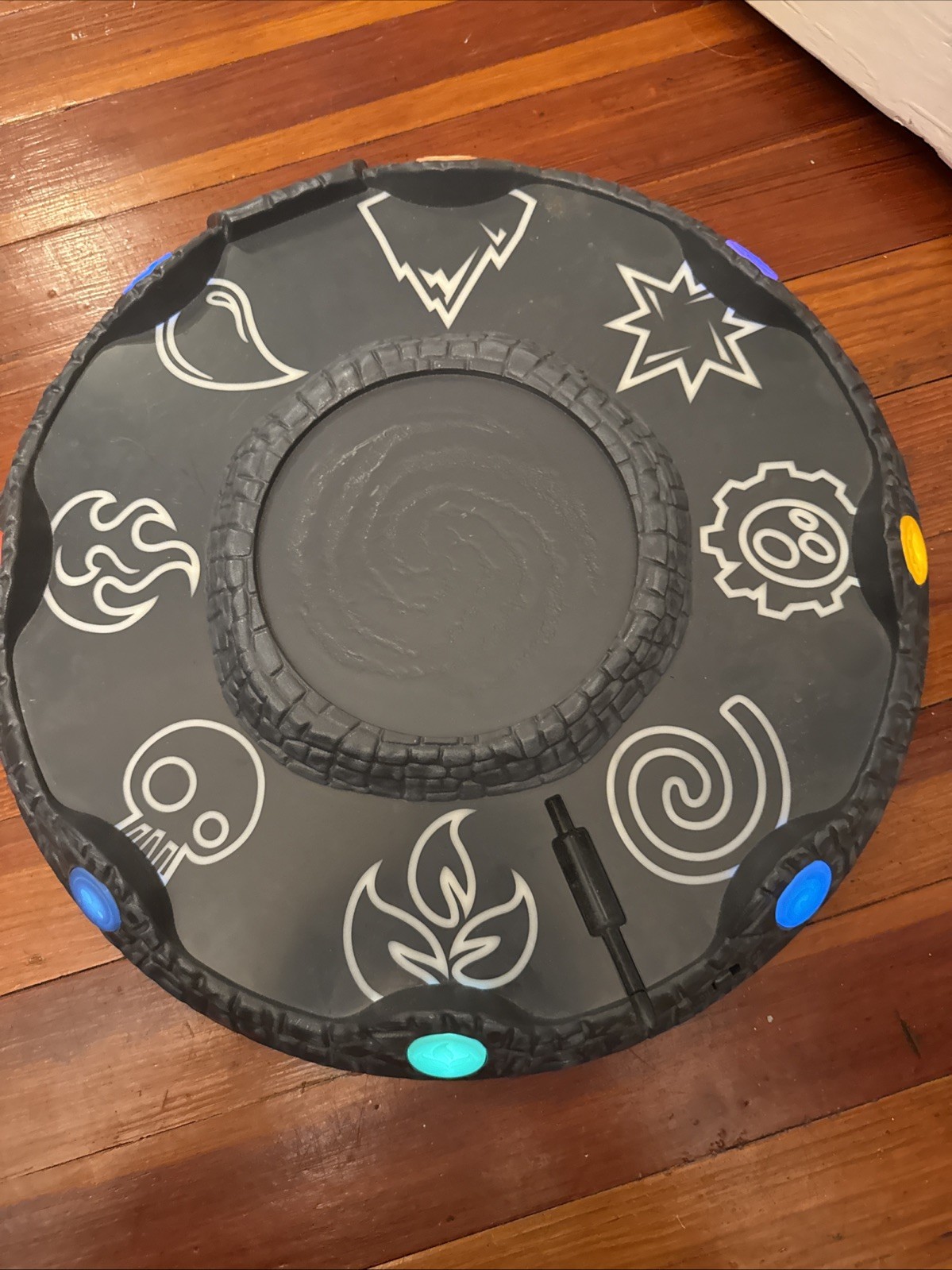 Skylanders Giants Battle Arena Portal Base Holds 16 Action Figures Lights Up 15″