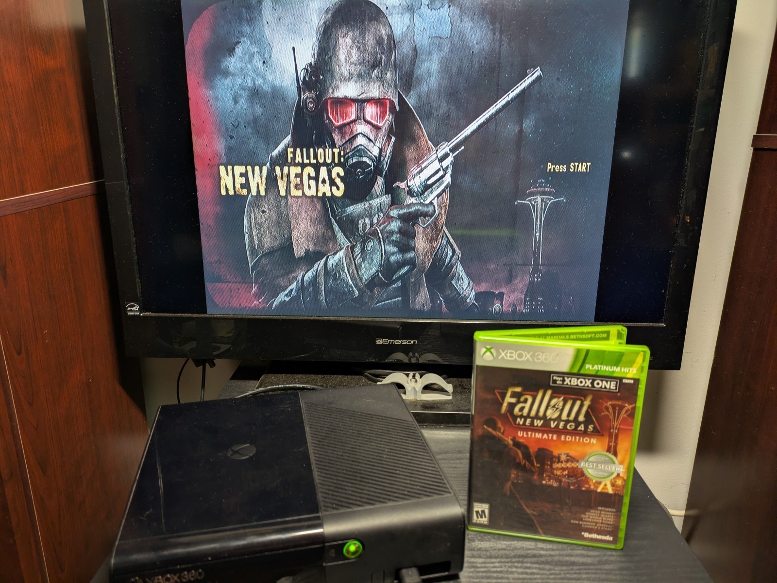 Fallout: New Vegas — Ultimate Edition (Xbox 360/One, 2012) No Manual Tested