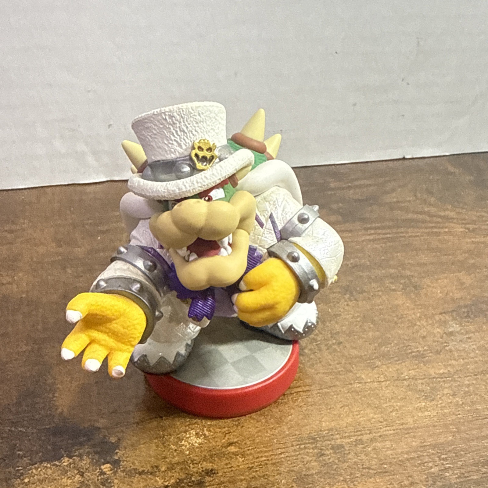 Nintendo Super Mario Odyssey Amiibo Figurine- Wedding Bowser Cake Topper PVC