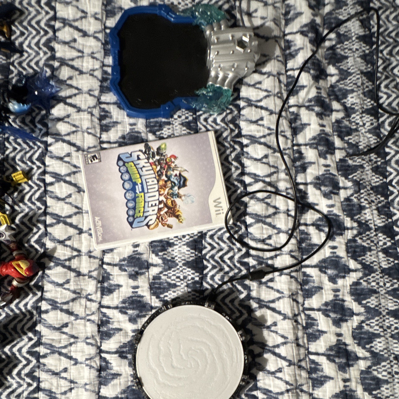 Activision Skylanders lot 25+ Wii + Portal/Base + Stealth Elf