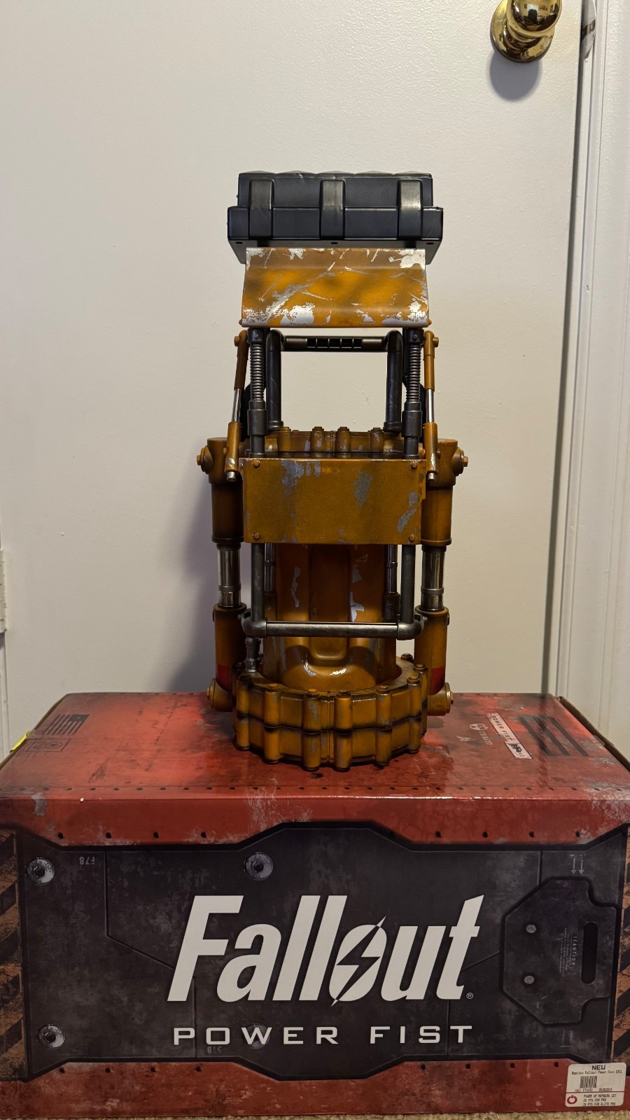 Fallout 4 Power Fist Replica 1:1 Scale