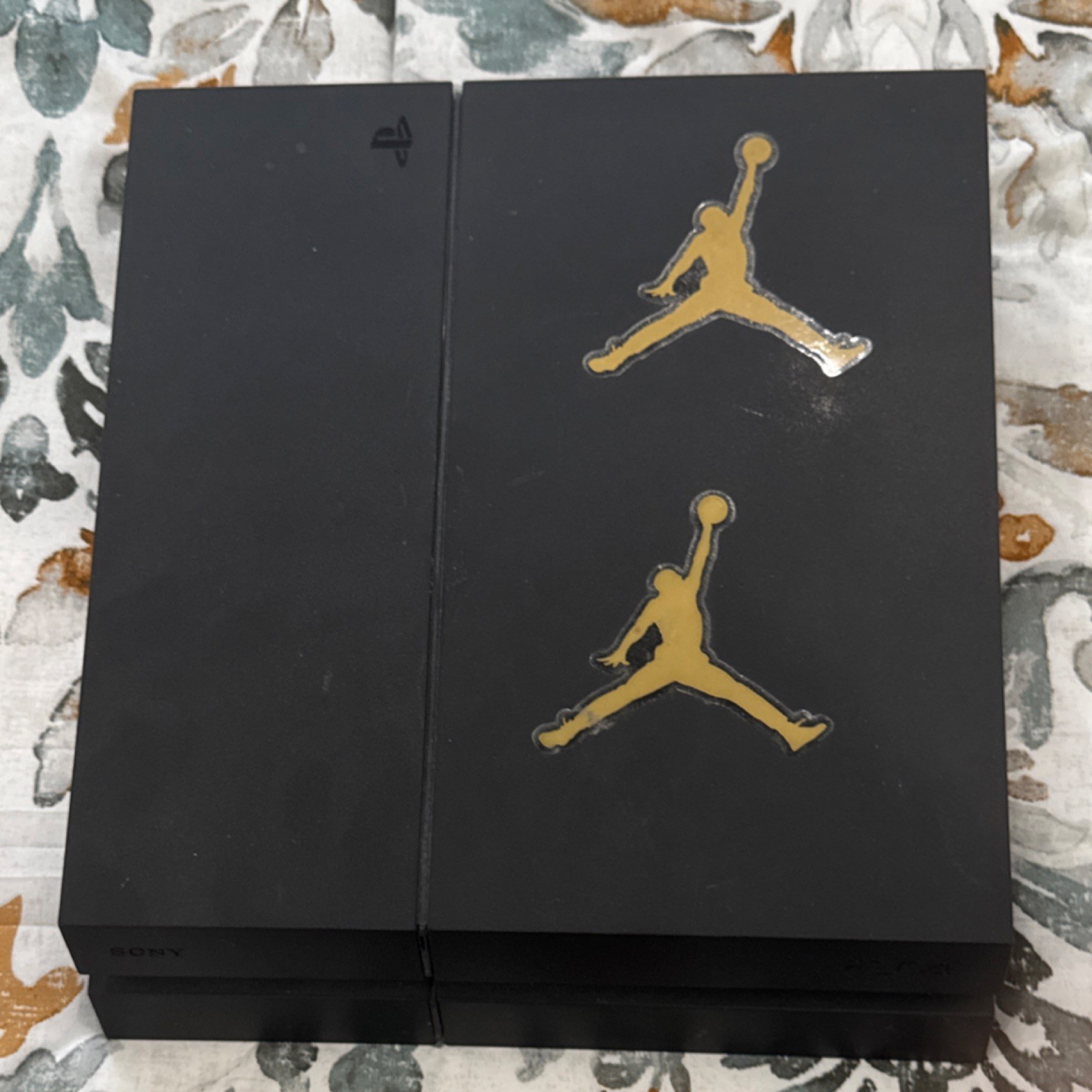 Sony PlayStation 4 PS4 Special Edition Black/Gold Jordan 500GB + Camo Controller
