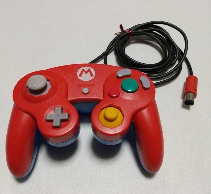 Club Nintendo Gamecube Mario controller w/box From Japan