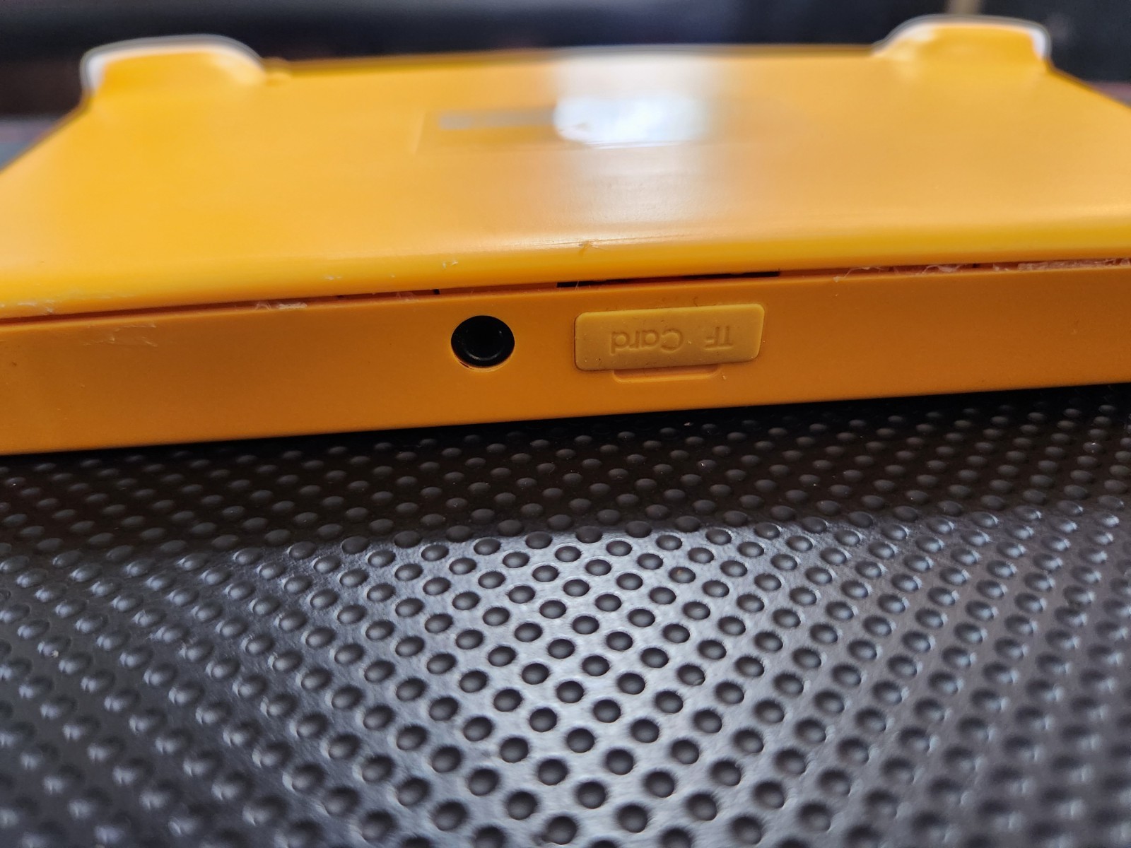 Worn Retroid Pocket 2+ With HDMI