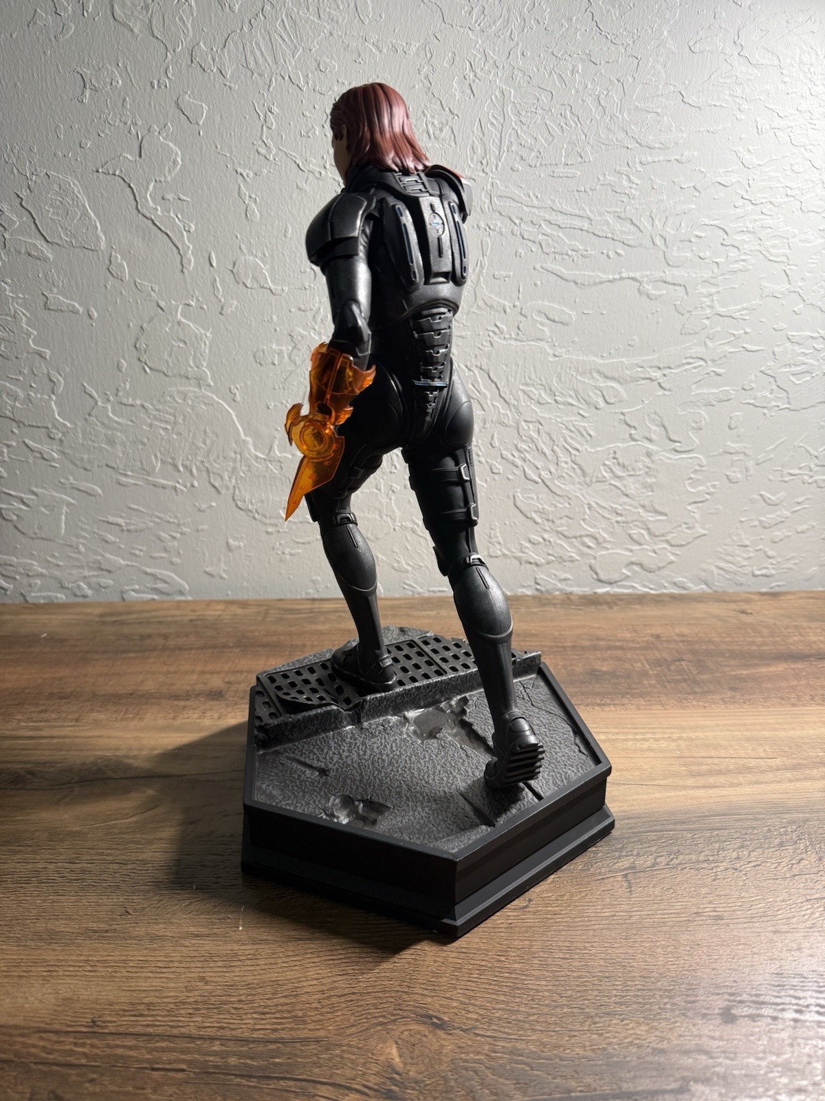 Mass Effect FemShep Statue Dark Horse Edition