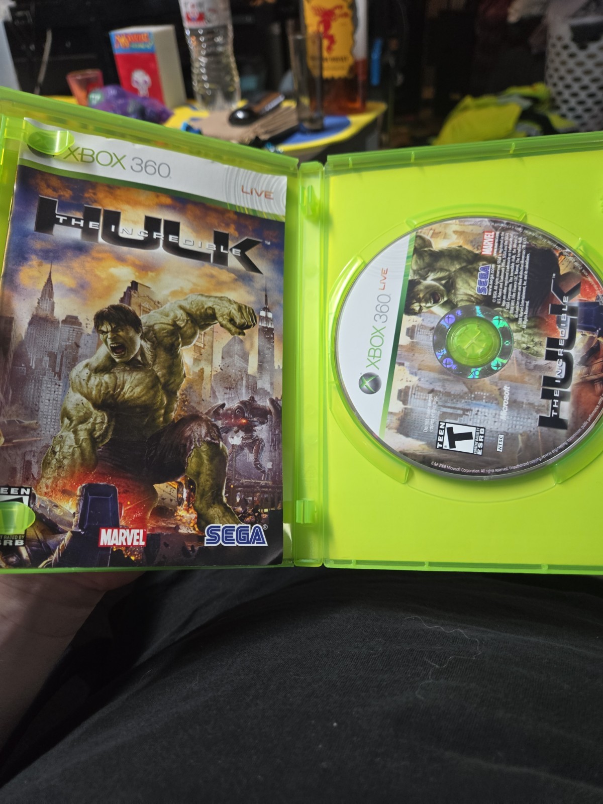The Incredible Hulk Microsoft Xbox 360 2008)GameStop Exclusive Red Hulk Complete
