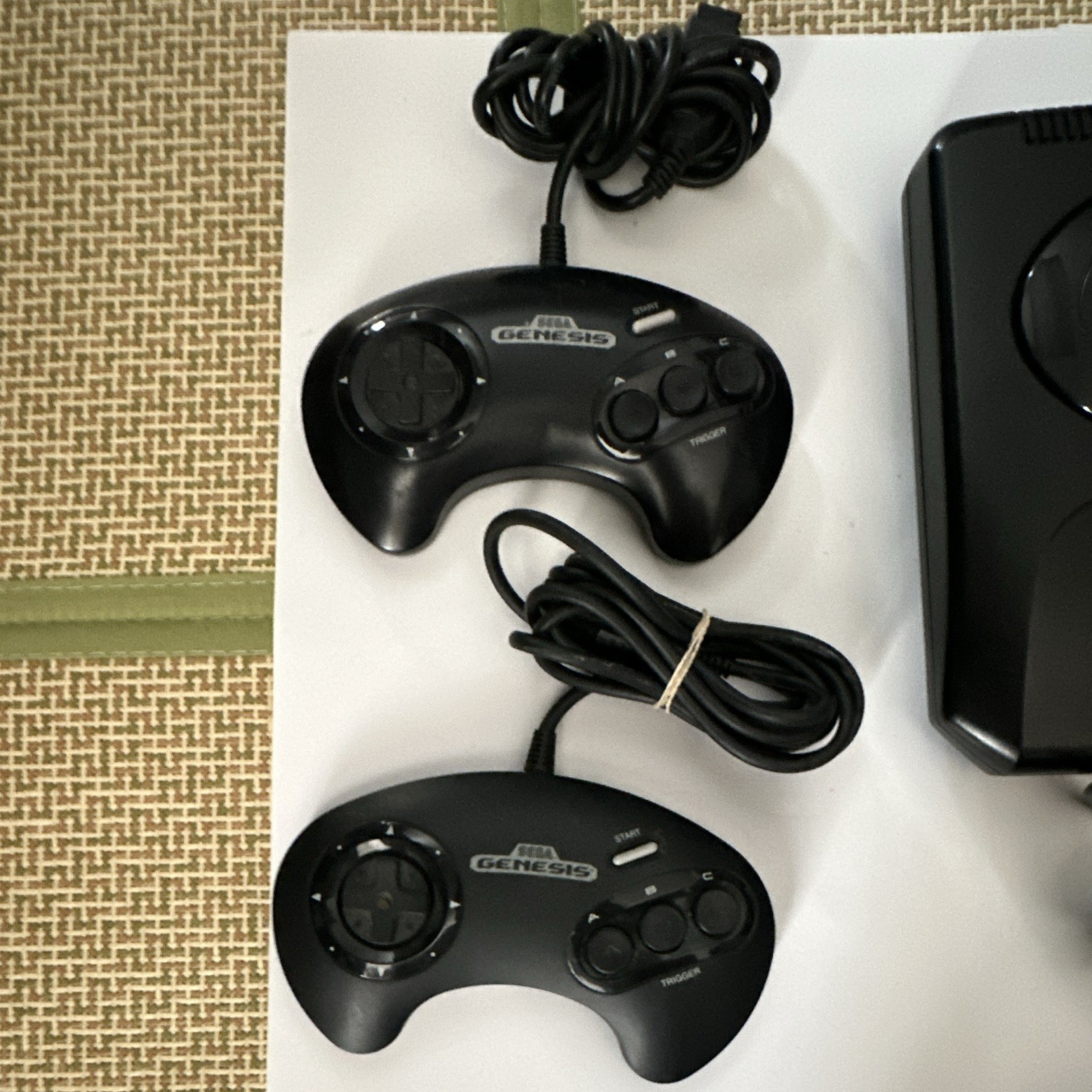 SEGA Genesis 16-Bit Console Lot MK-1601 and MK-1631 4 Controllers + AC Adapters