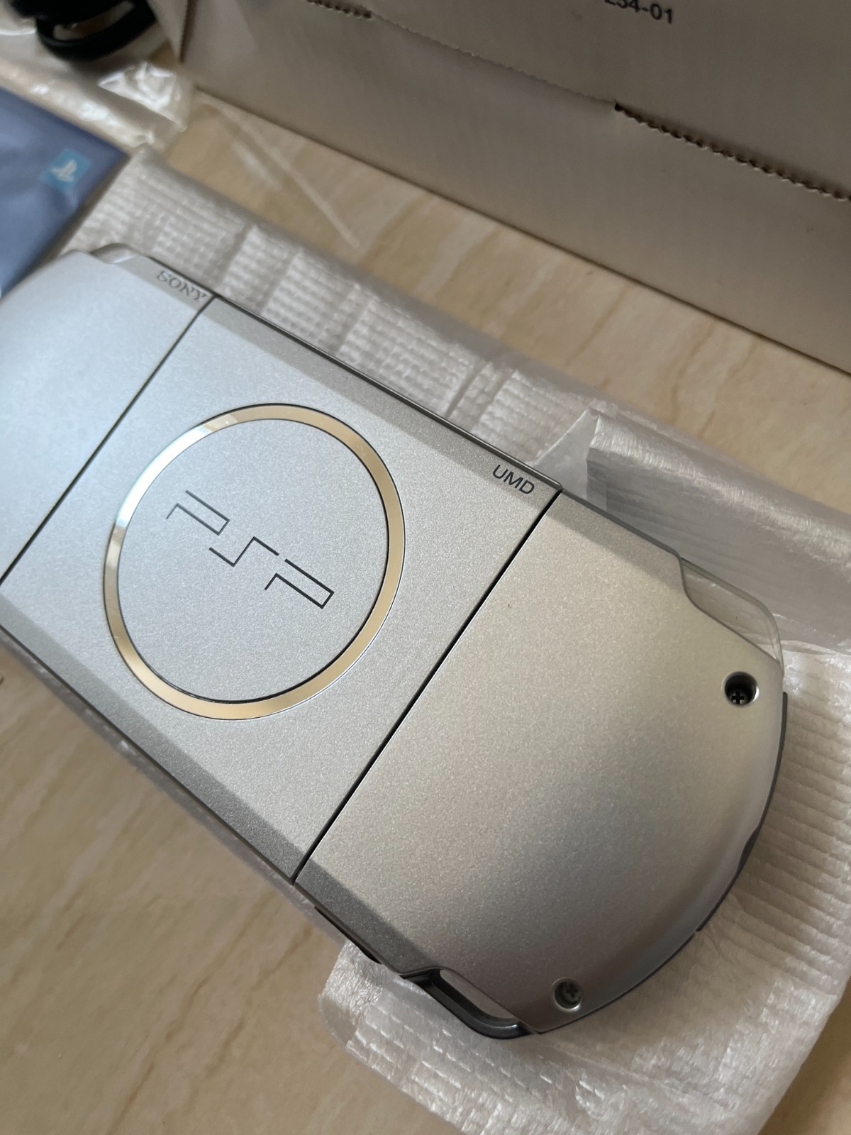 Sony PSP-3000 PSP 3000 Console Silver in Box Region Free Excellent T040
