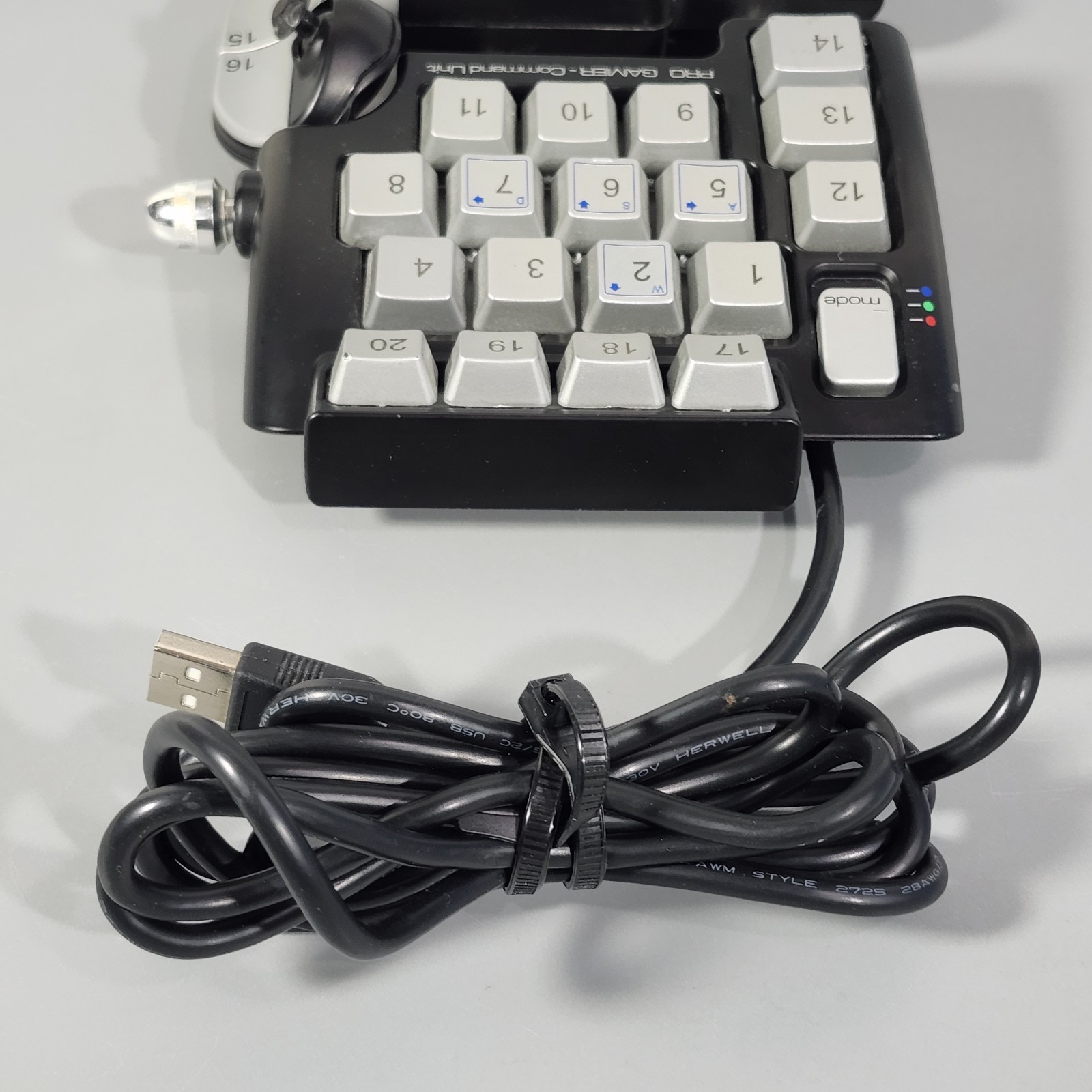 Saitek Left-Handed Pad Pro Gamer Command Unit PZ31A USB 2.0 21 Button No CD-ROM