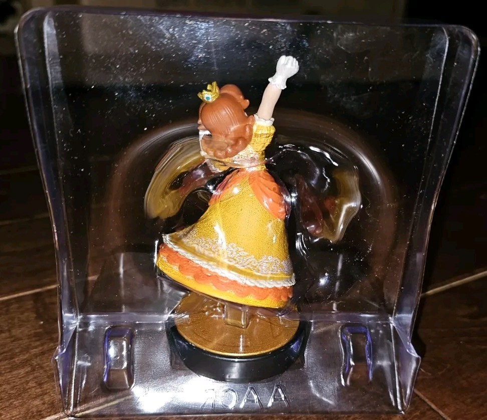 Nintendo DAISY Super Smash Bros. Amiibo Switch Mario Wii U 3DS NEW In Plastic