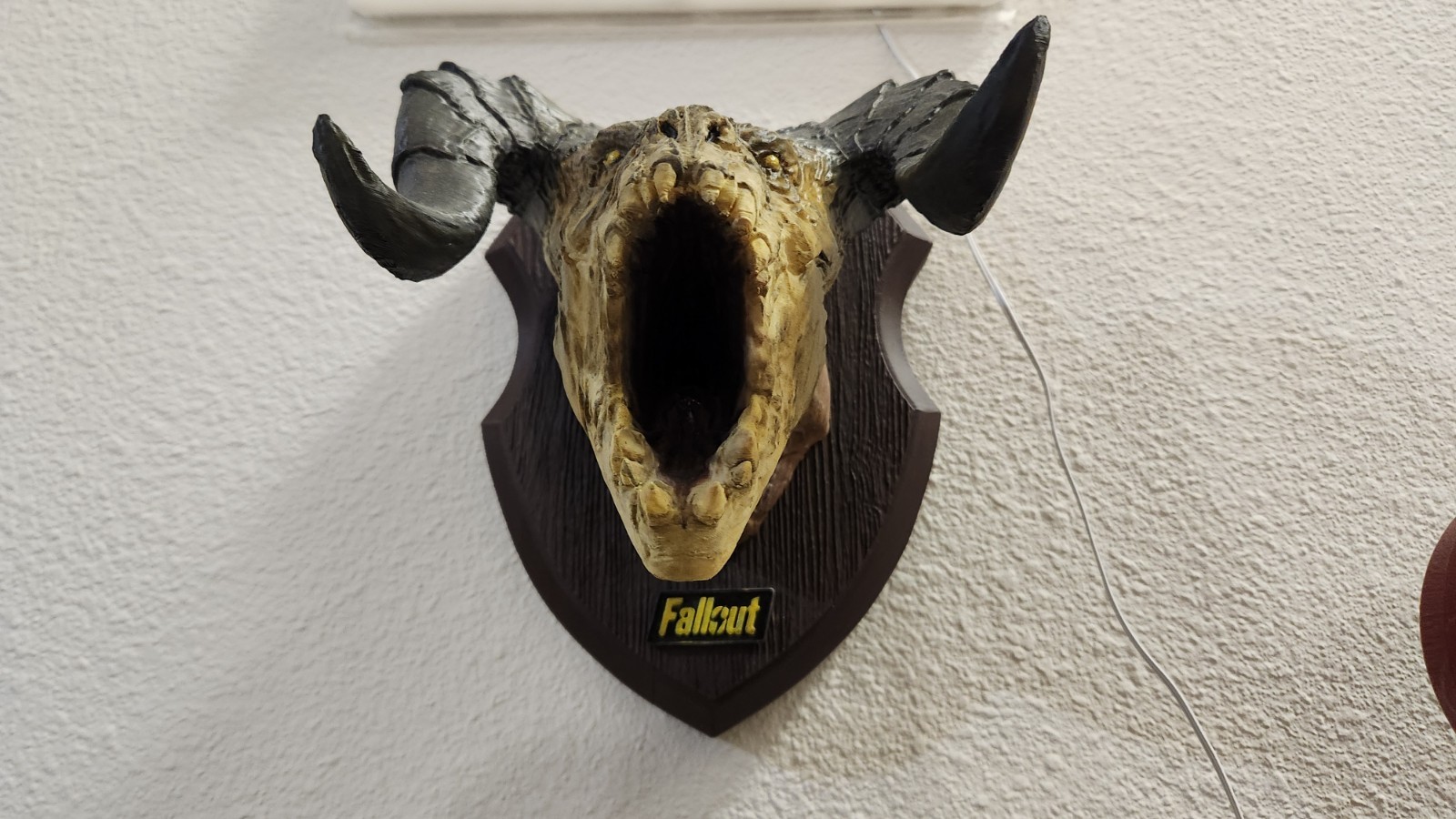 Fallout Mounted Deathclaw trophy 3D printed hand painted