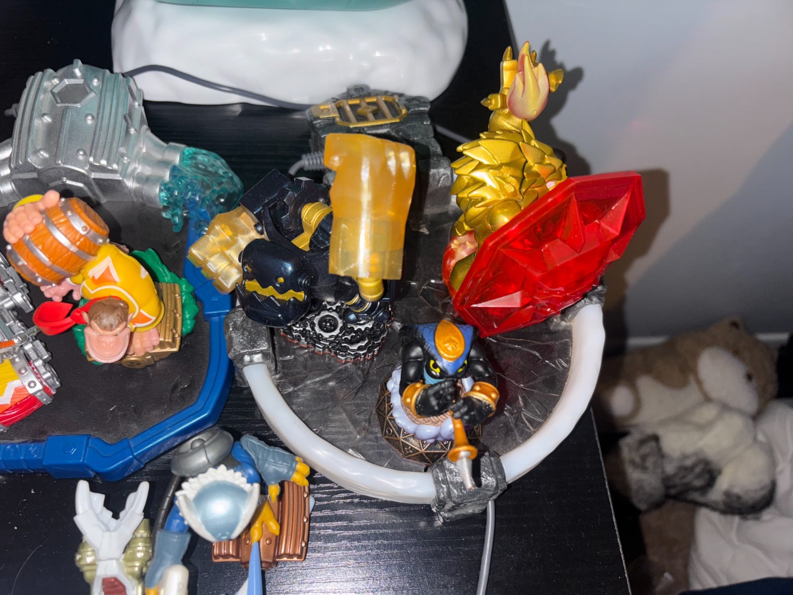 Skylanders collection with Flynn’s ship (not complete), 2 Portals, and 4 games