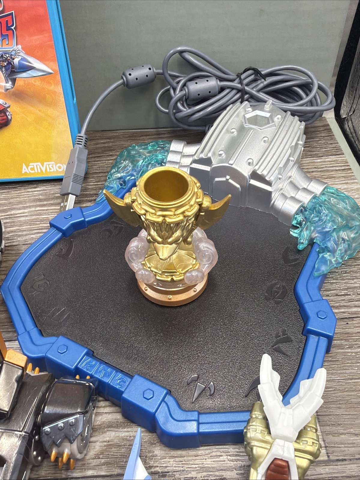 Huge Skylanders Lot! 16 Figures, 2 Portals, Superchargers Wii U Game-ACTIVISION