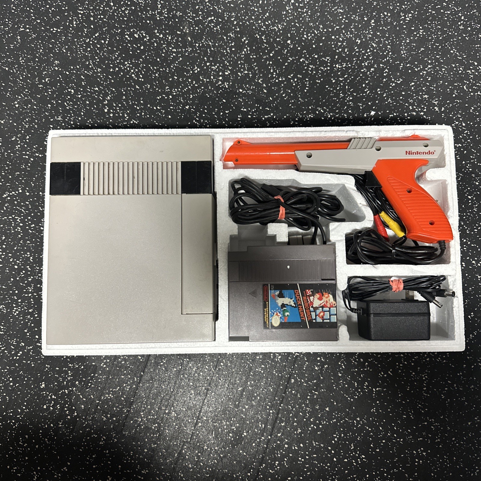 Nintendo NES Action Set System Near Complete In Box CIB Tested With Super Mario