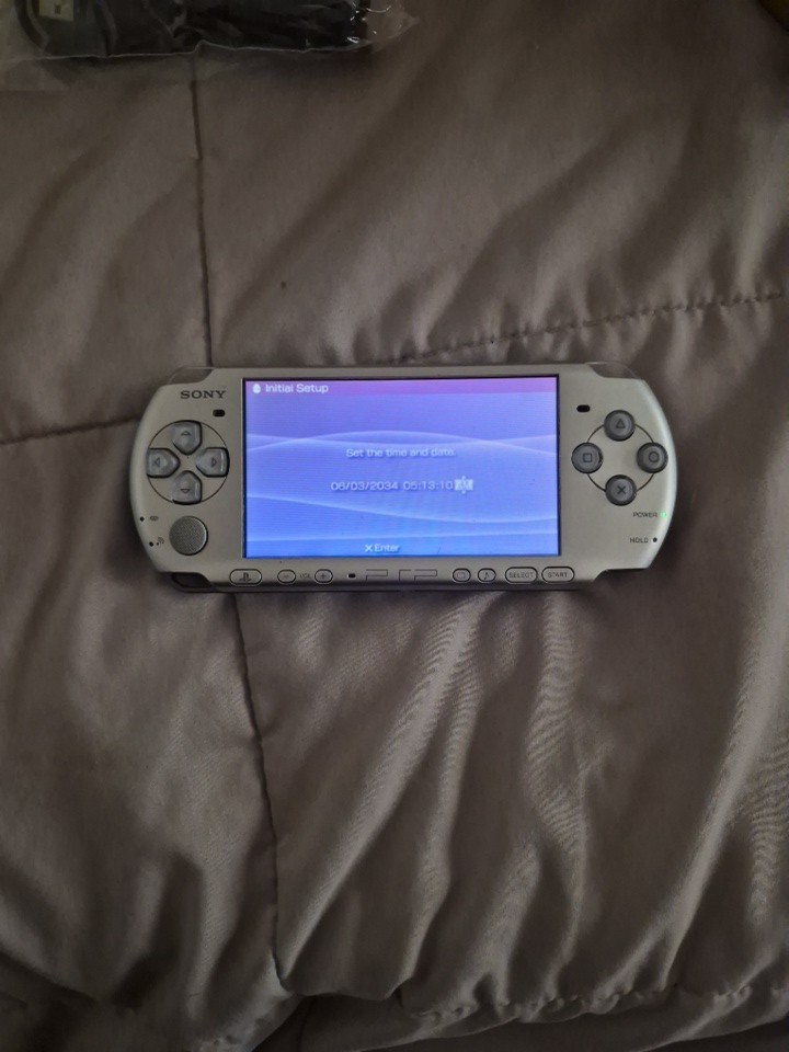 Sony PSP-3001 Handheld System Console Video Game Portable System Parts Or Repair