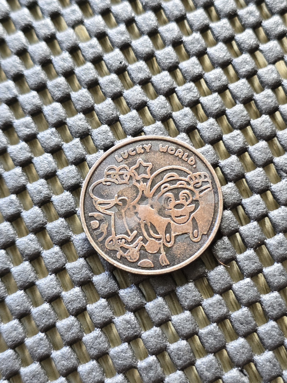 Super Mario Lucky World Coin Medal Nintendo Gachapon Rare Promo SNES GB [Lakitu]