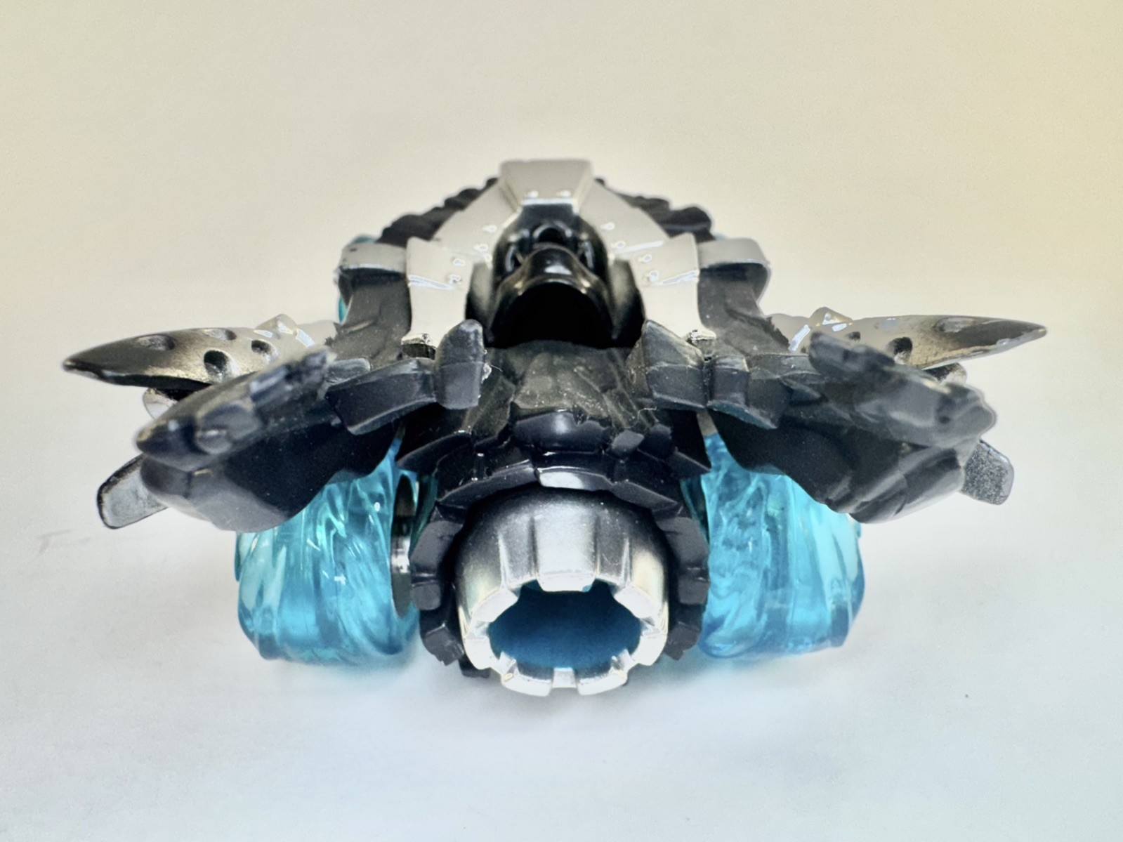 Skylanders Superchargers Dark Spitfire & Hot Streak Vehicle.