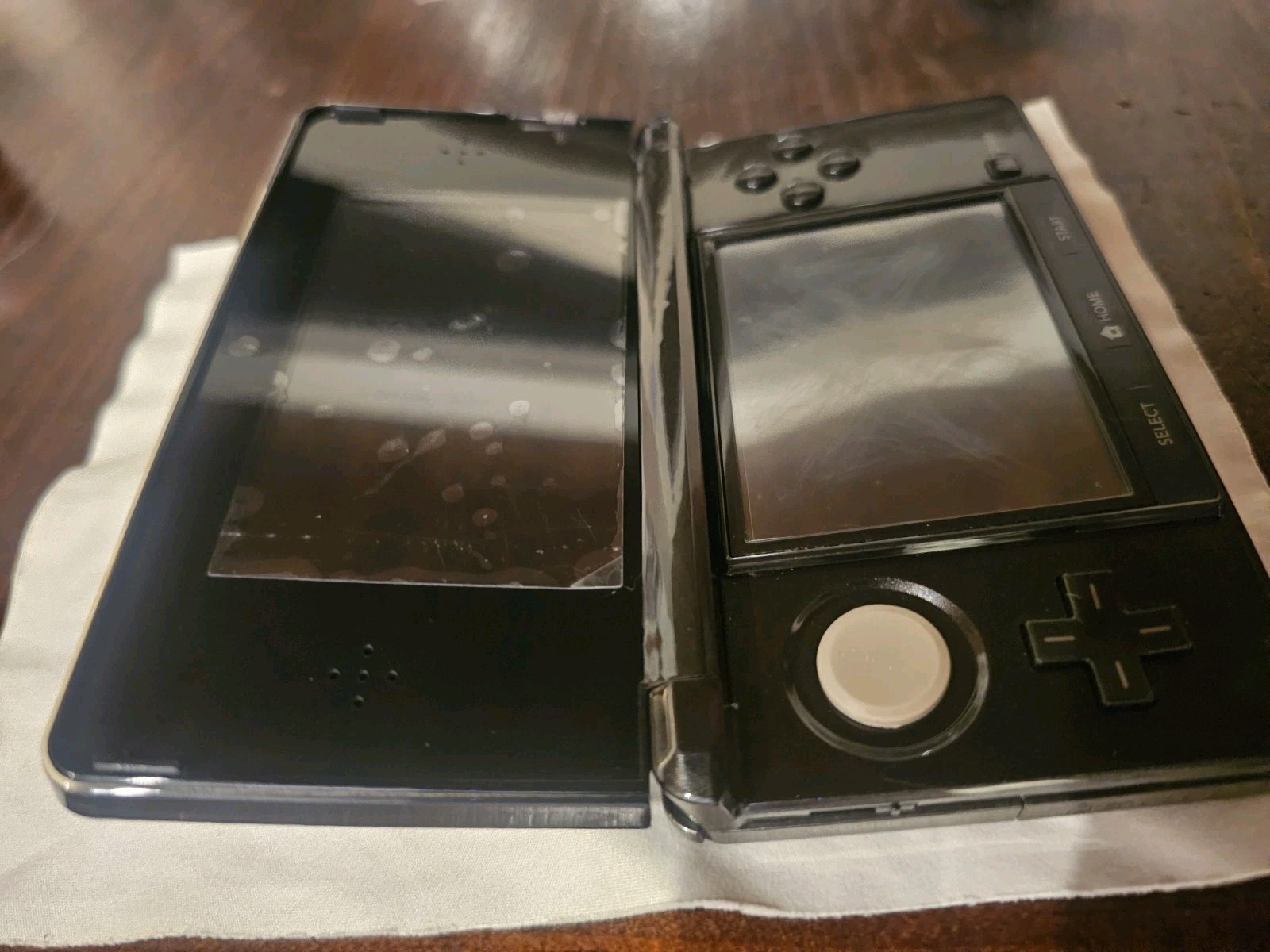 ​MINT Nintendo 3DS Cosmo Black -No Hinge Wobble – Day 1 Screen Protectors -ADULT