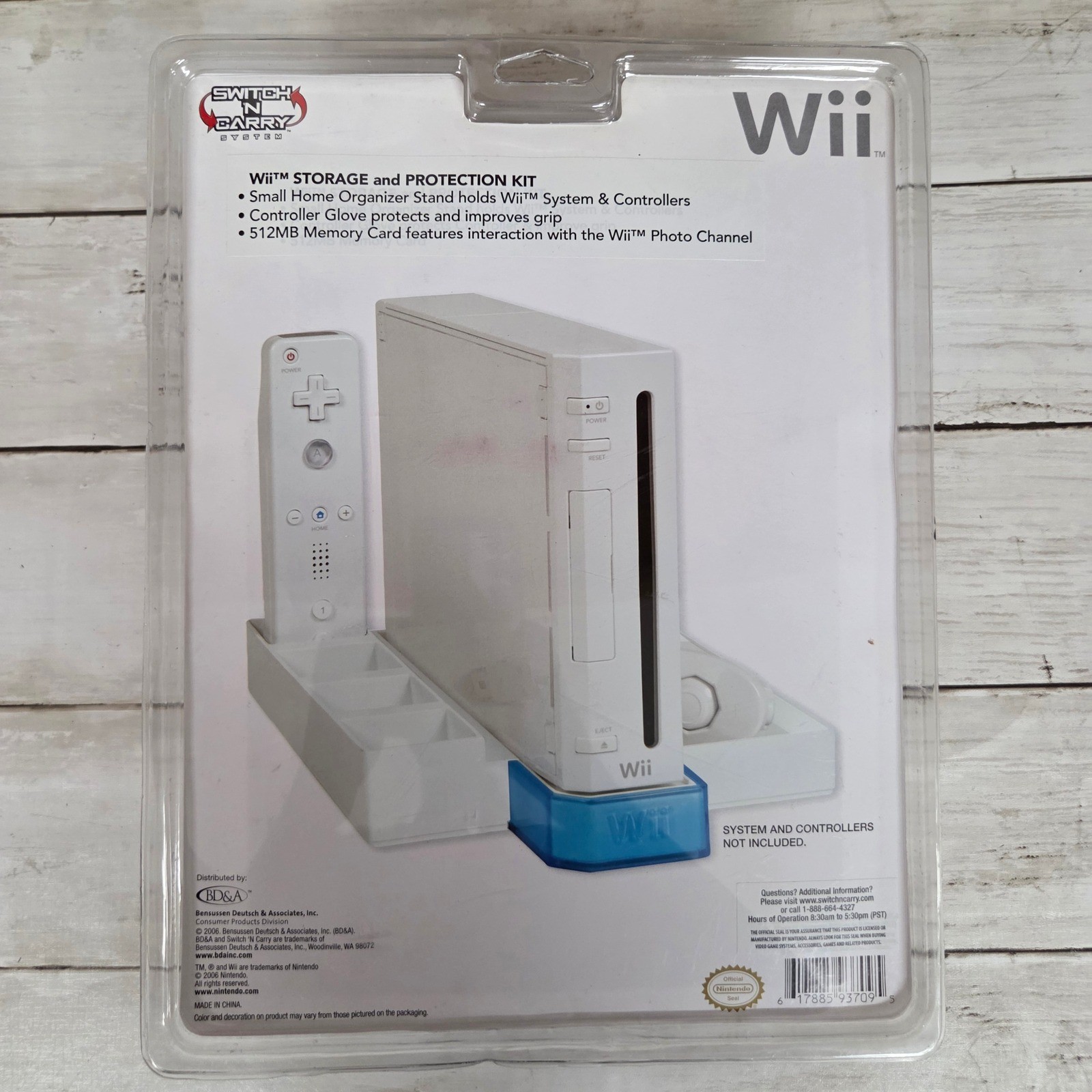 Switch N Carry Storage and Protection Kit Wii White Blue 512MB Memory Card NIB