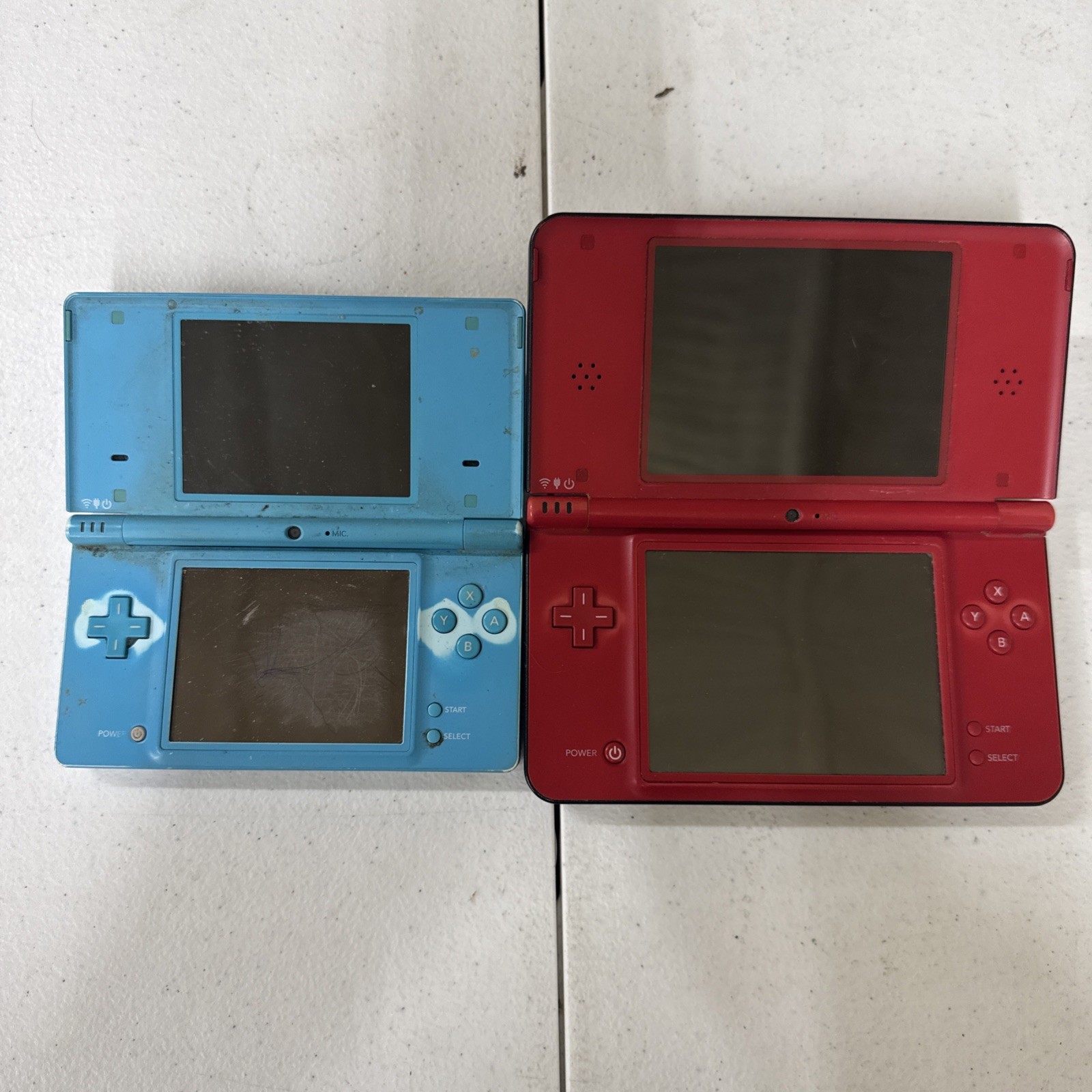 Lot of Nintendo 3DS/2DS/3DS XL Handhelds (For Parts/Repairs)
