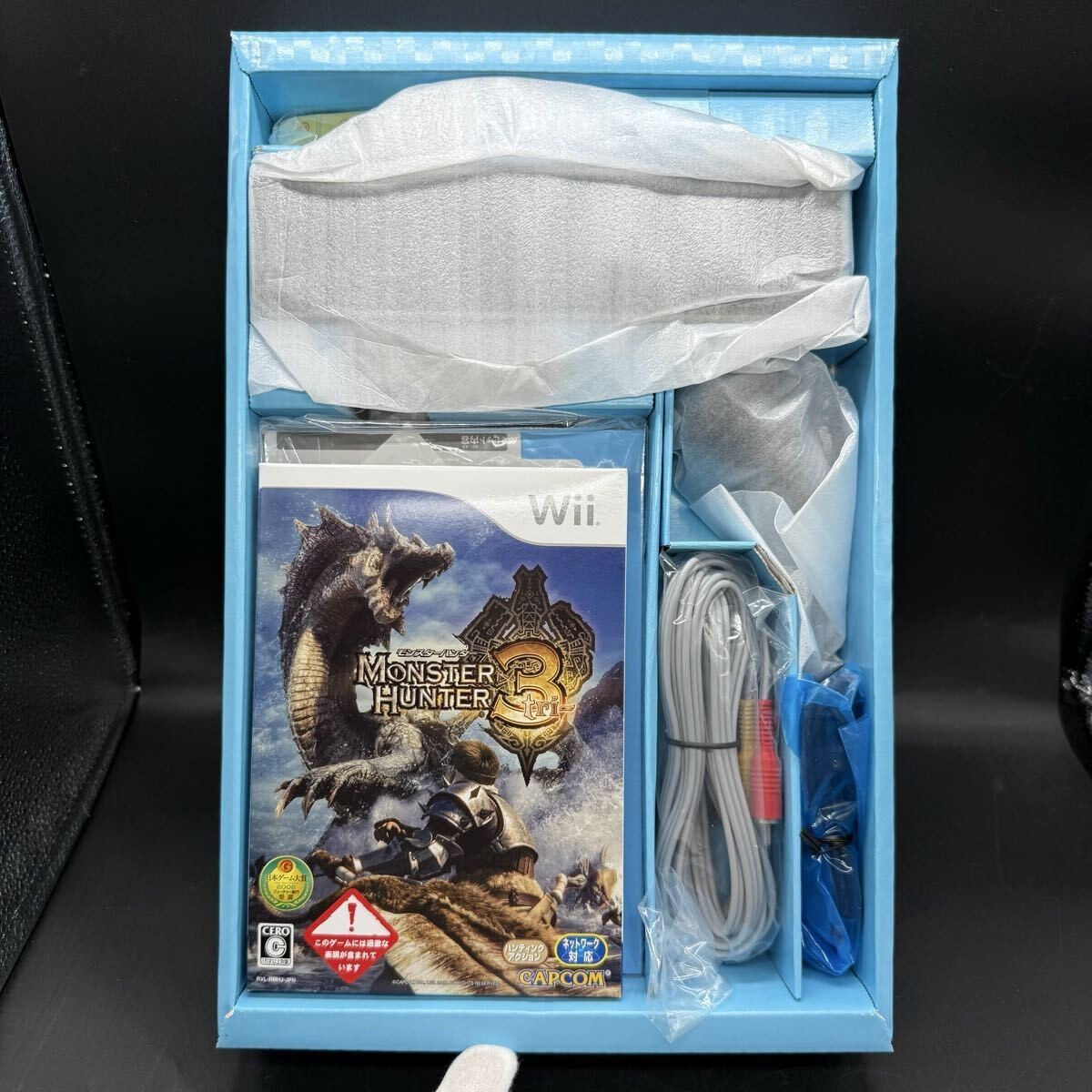 Nintendo Wii Monster Hunter 3 Tri Special Pack Limited Edition Console Set Japan