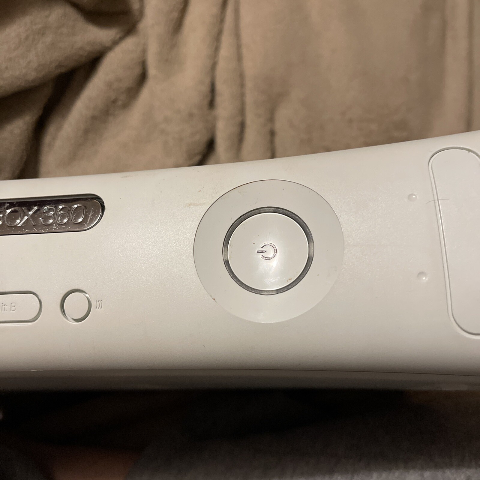 Microsoft Xbox 360 Console Bundle Not Sure If It’s Broken. Needs Work.