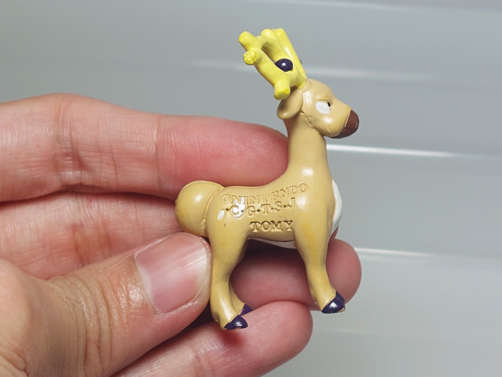 Wyrdeer Stantler Pokemon Figure & Keychain Tomy T-ARTS Furuta 2.1-2.4in