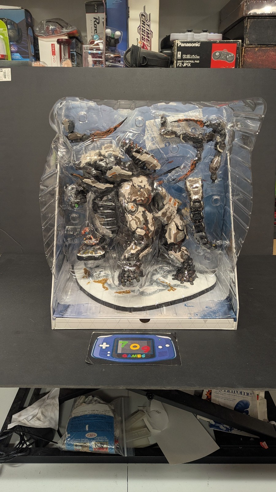 Horizon 2 Forbidden West Collector’s Edition – Tremortusk and Aloy Statues