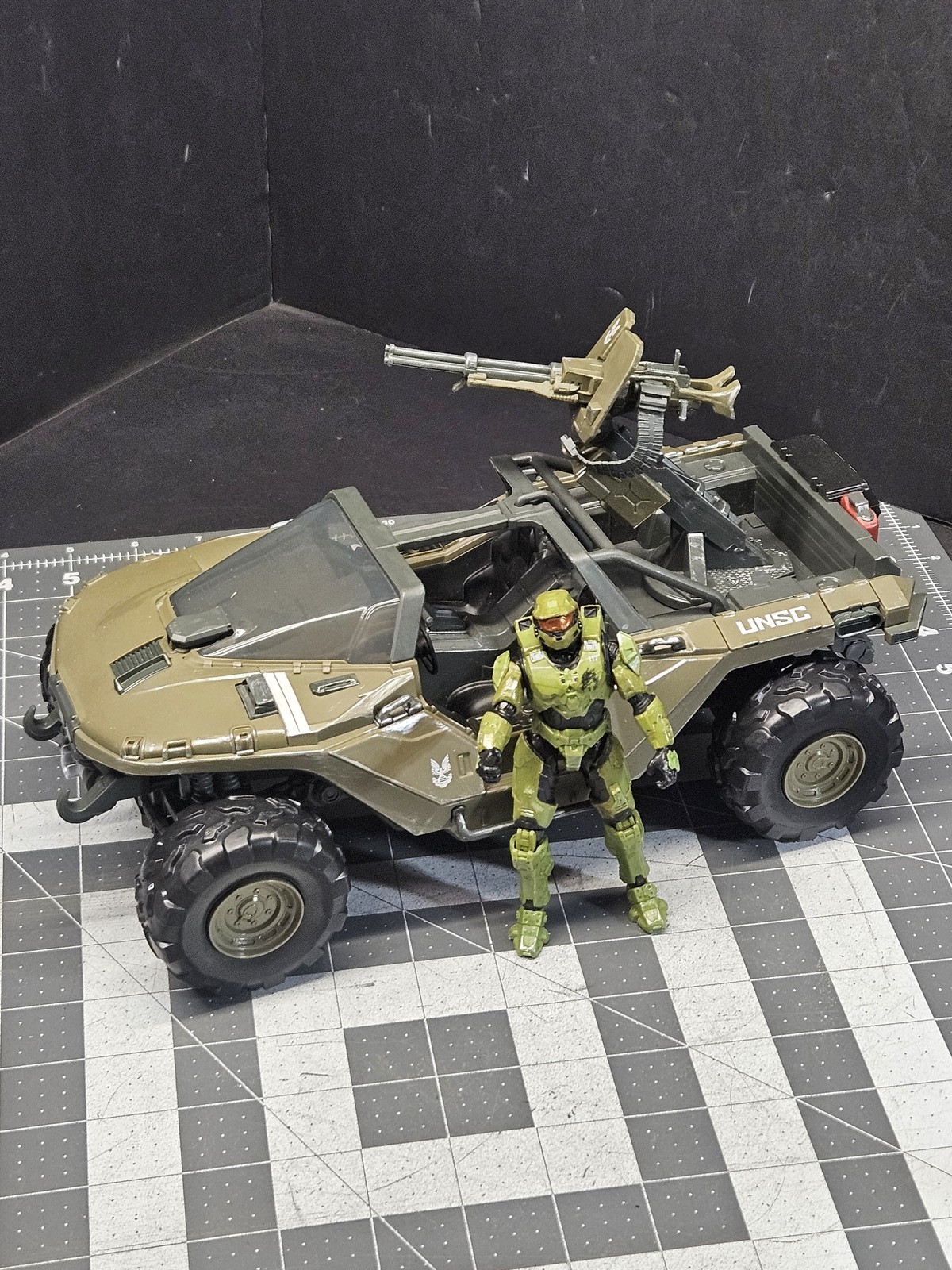 Halo Master Chief Action Figure & Warthog Vehicle Jazwares World of Halo Set