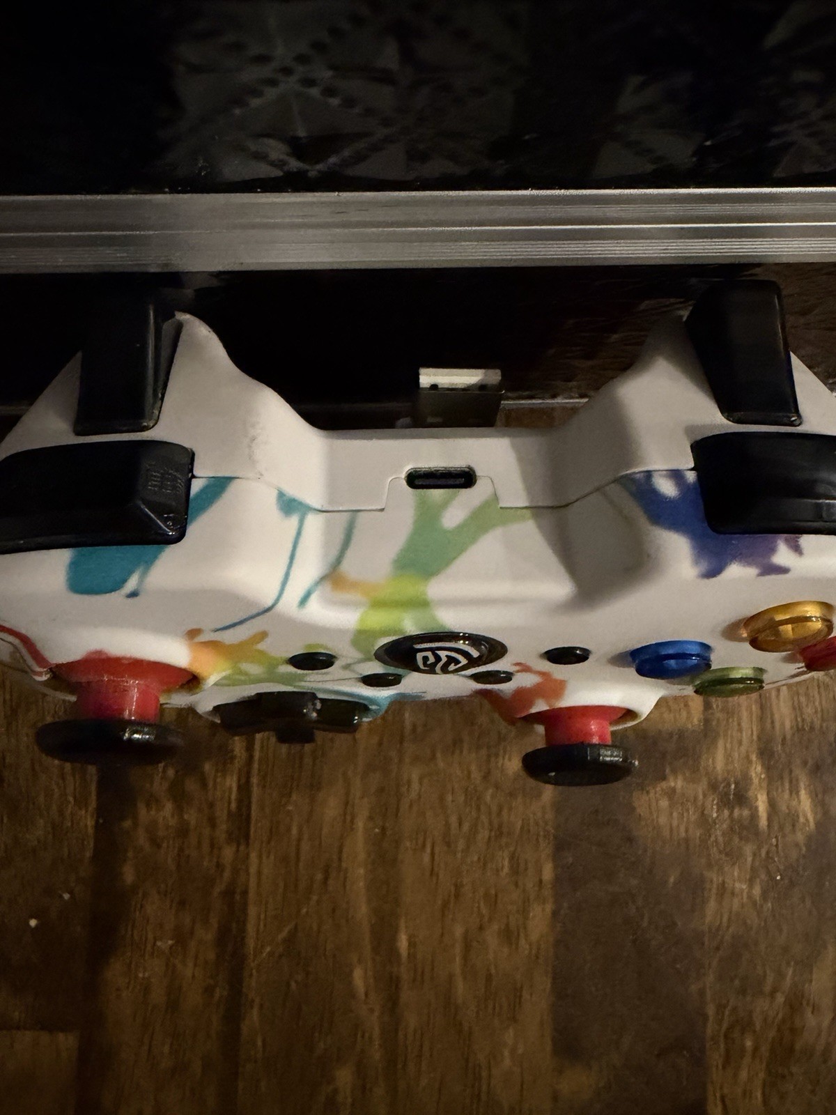 EasySMX KC-8236 wireless game controller with a “Dazzle Color” paint Theme