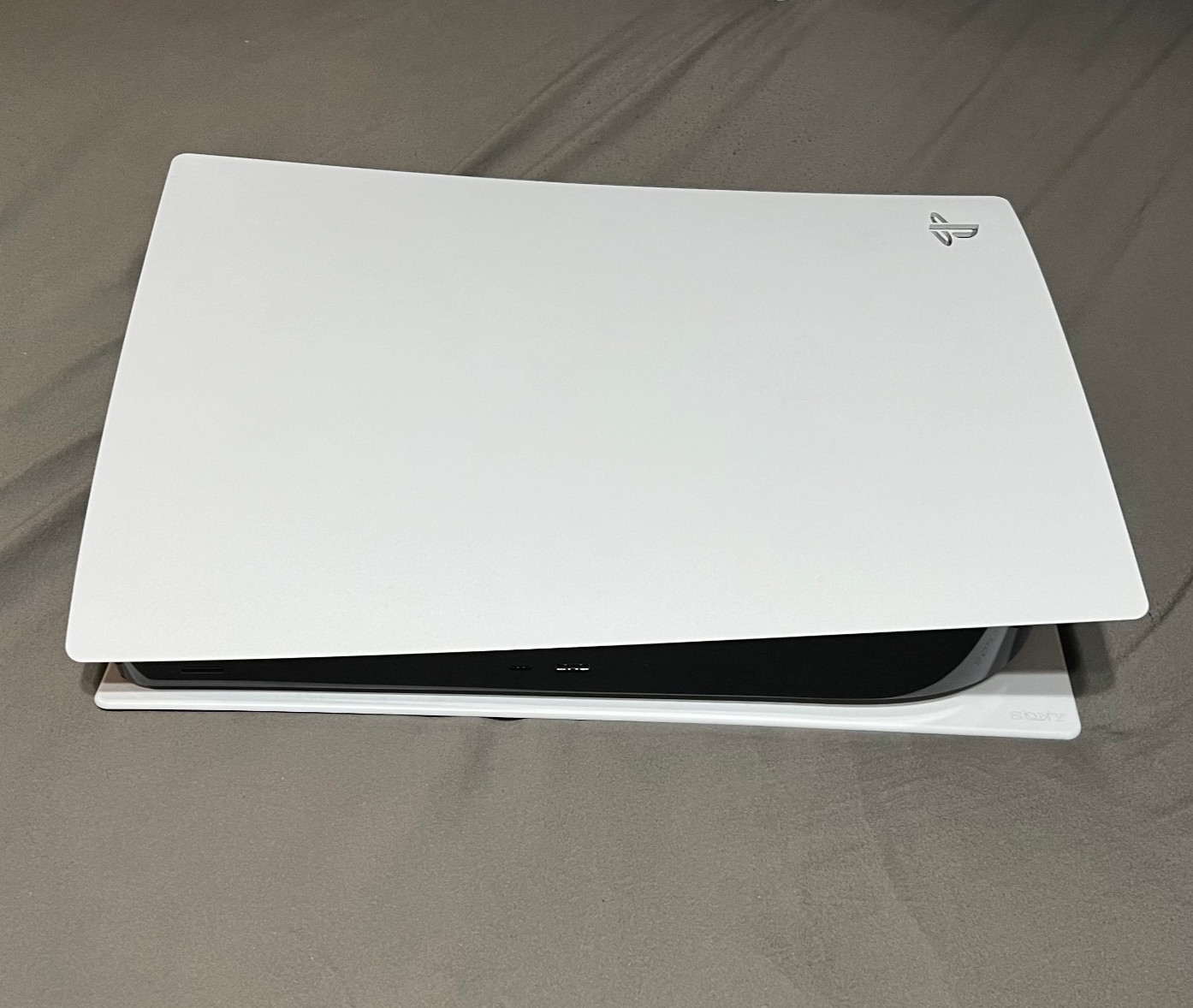 Sony PlayStation 5 Digital Console White 825GB + 2TB NVMe CIB