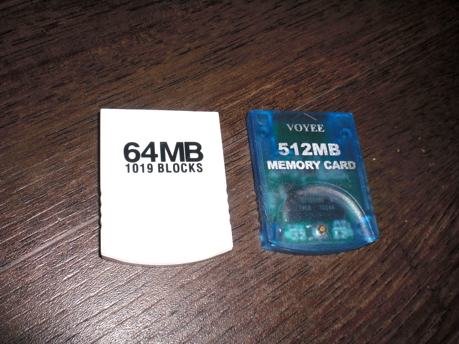 2x Nintendo Gamecube Tomee Memory Card 64MB 1019 Blocks + VOYEE 512M 8192 Blocks
