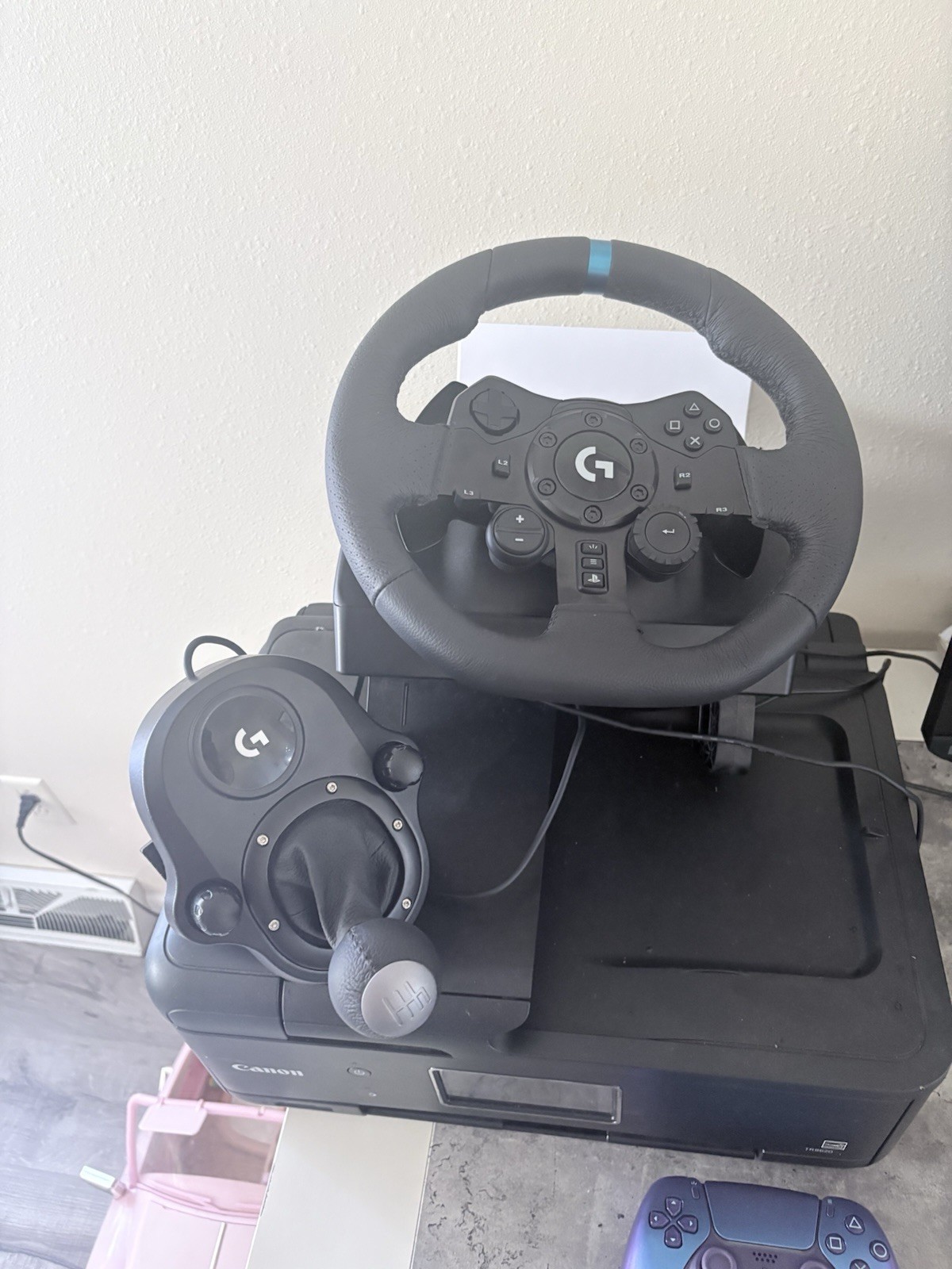 Logitech G29 Driving Force Racing Wheel Pedals PS4/PS5/PC
