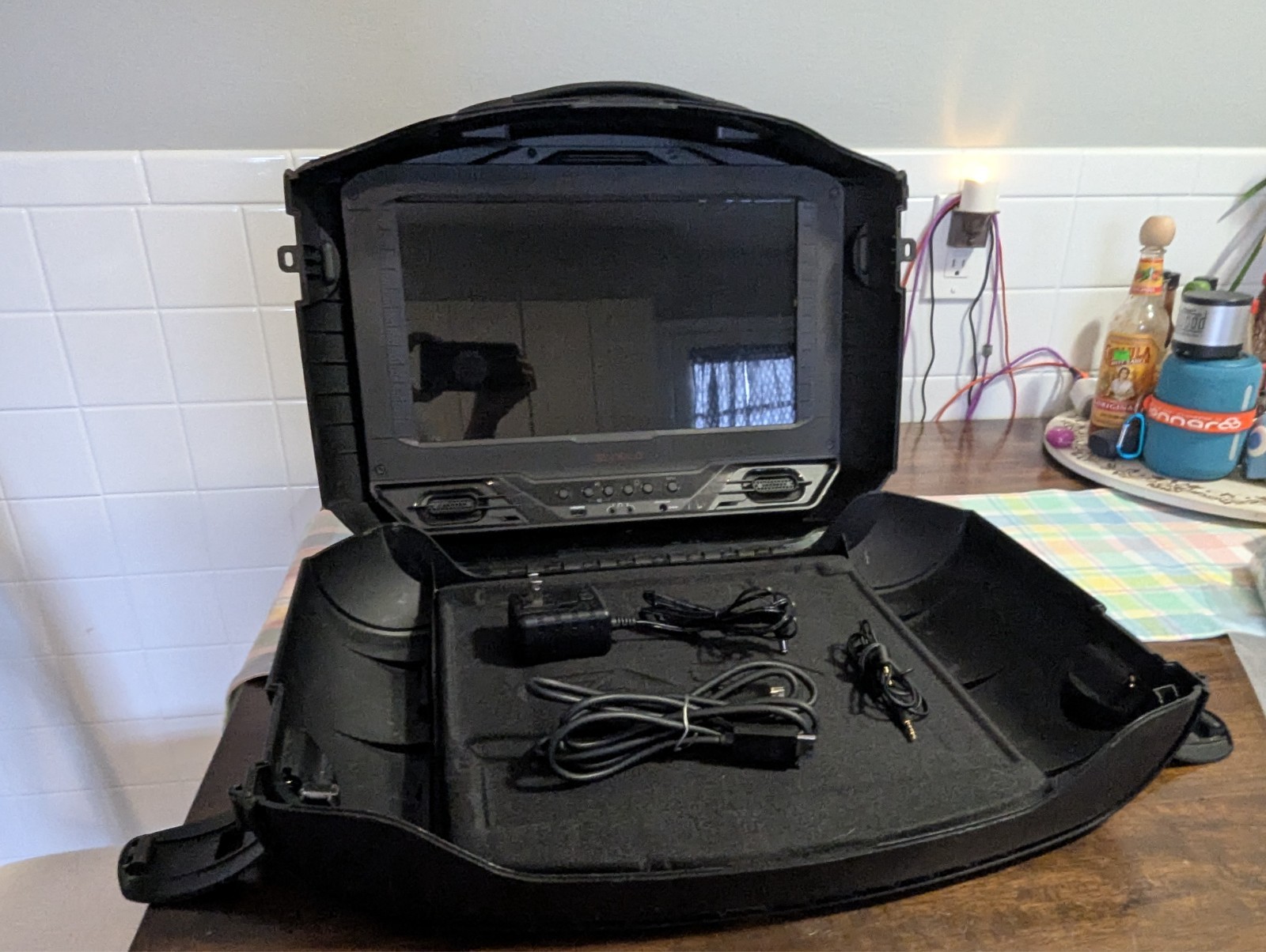 GAEMS G155 Portable Personal Gaming Monitor HDMI​​ PS3 Xbox 360 PS4 Case