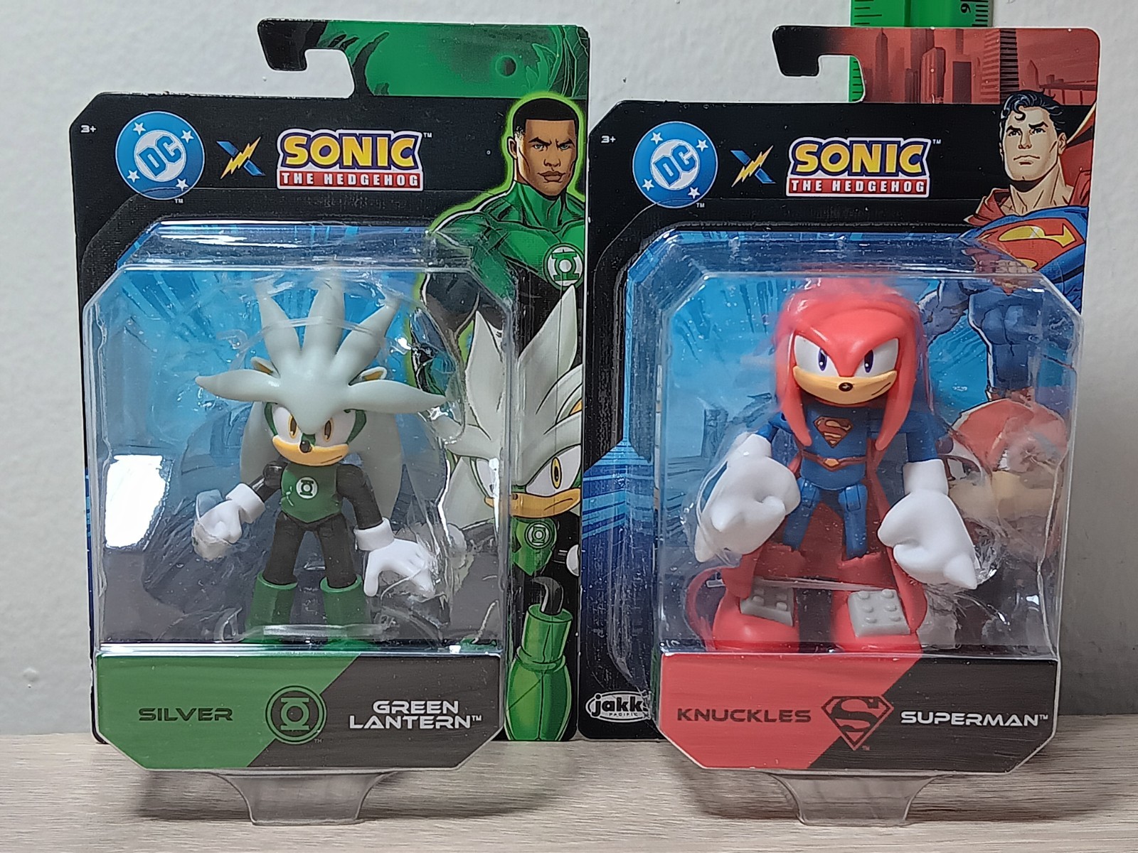 2.5″ KNUCKLES SUPERMAN + SILVER GREEN LANTERN Sonic the Hedgehog DC Comics Jakks