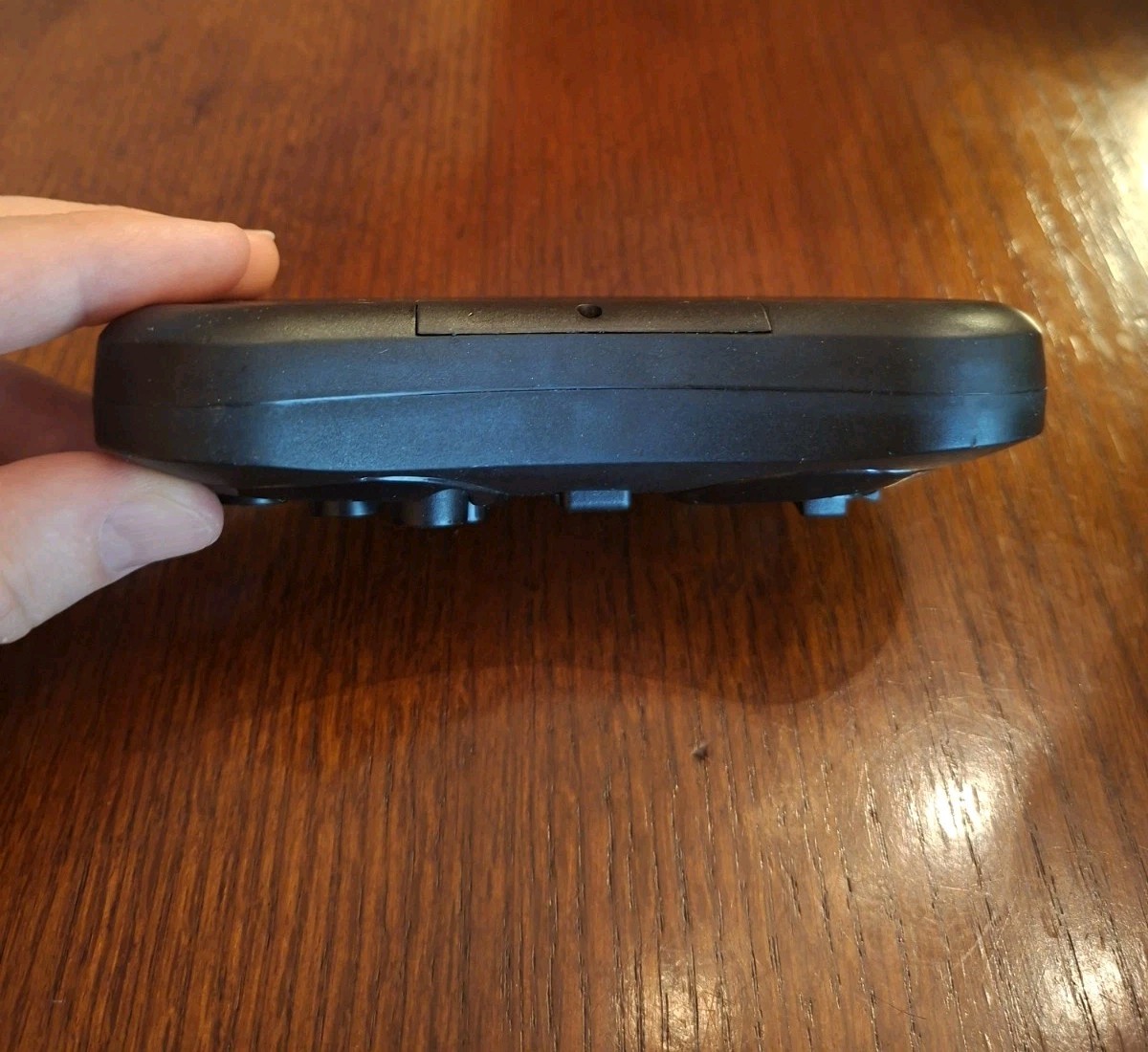 Sega Genesis Style Wireless 6-Button Controller – Battery Powered – Untested