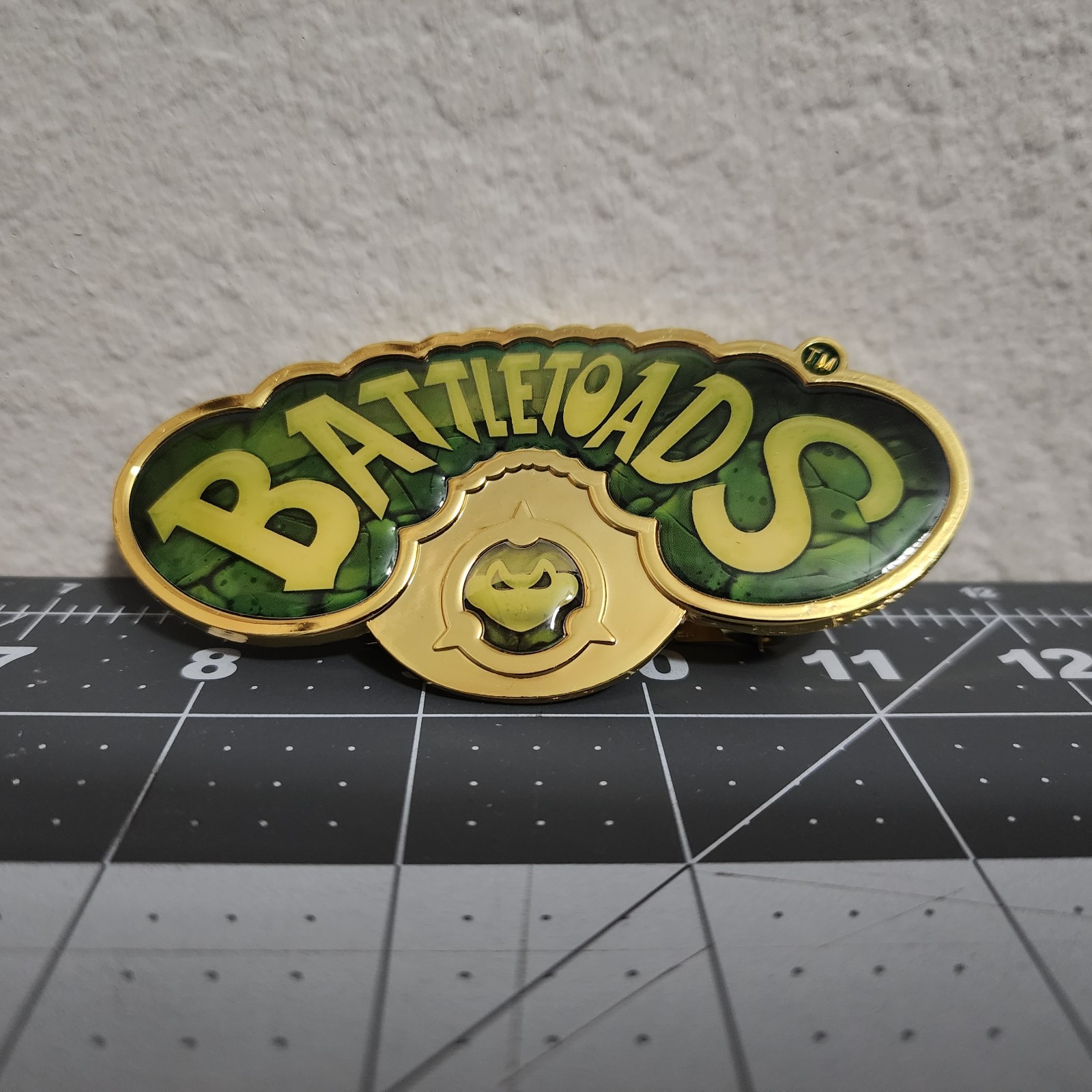 Battletoads Gold Belt Buckle – June 2017 Loot Crate Gaming Exclusive NES