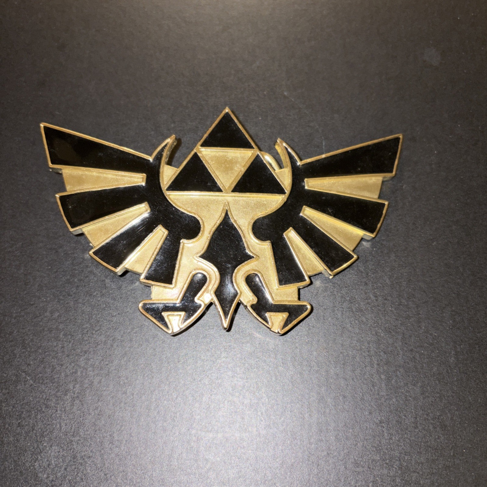 The Legend Of Zelda – Black and Gold Belt Buckle By Nintendo – 2010