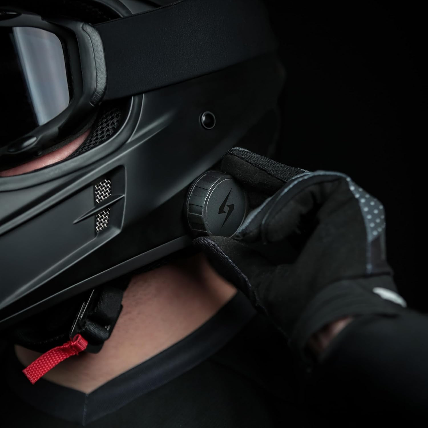 Soundpro: Ultra-Thin 9.6Mm Bluetooth Moto Headphones – Glove-Friendly Controls,
