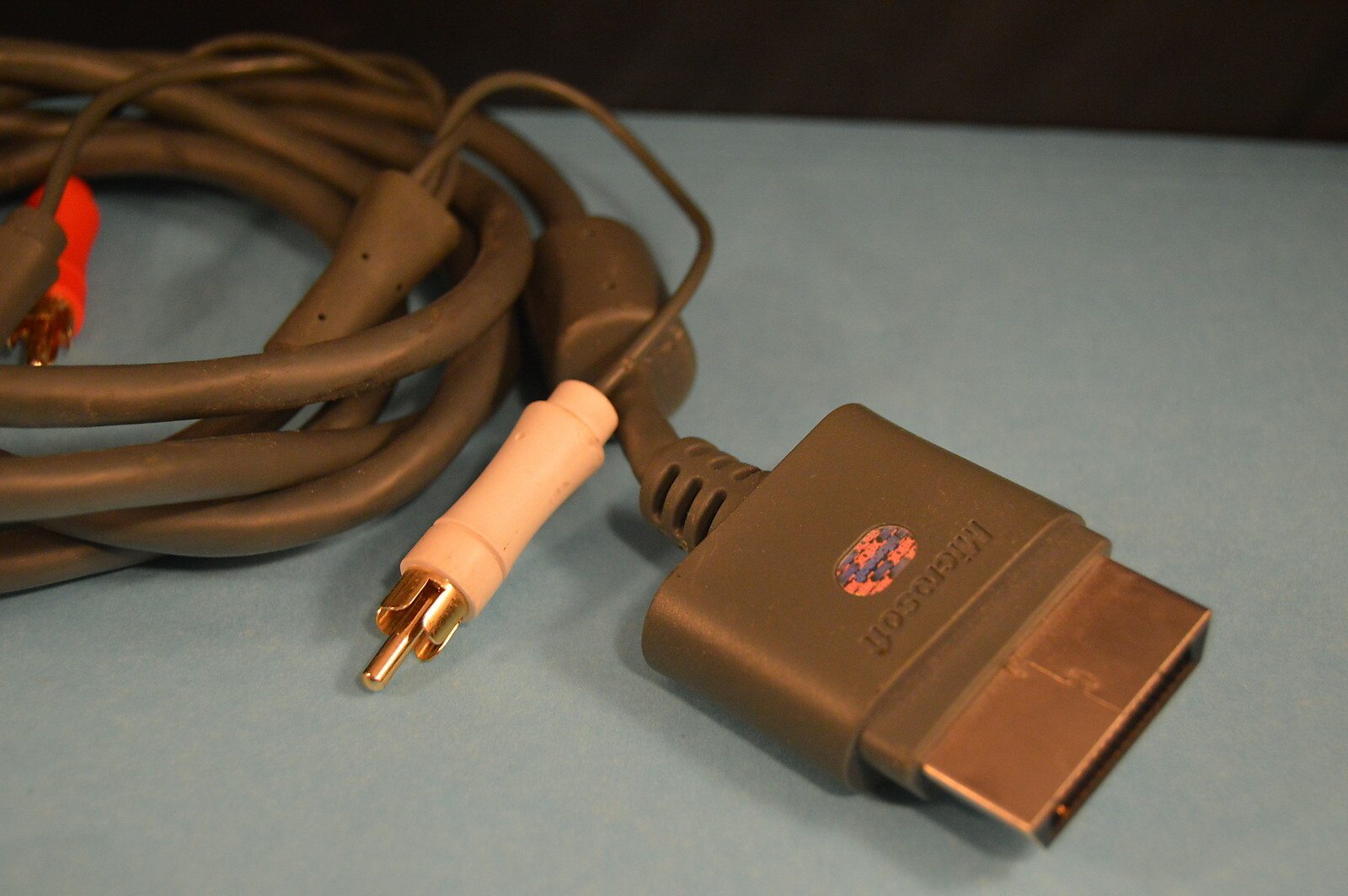 Microsoft X BOX 1 A/V CABLE OEM video game accessory X80-1253-100 connector