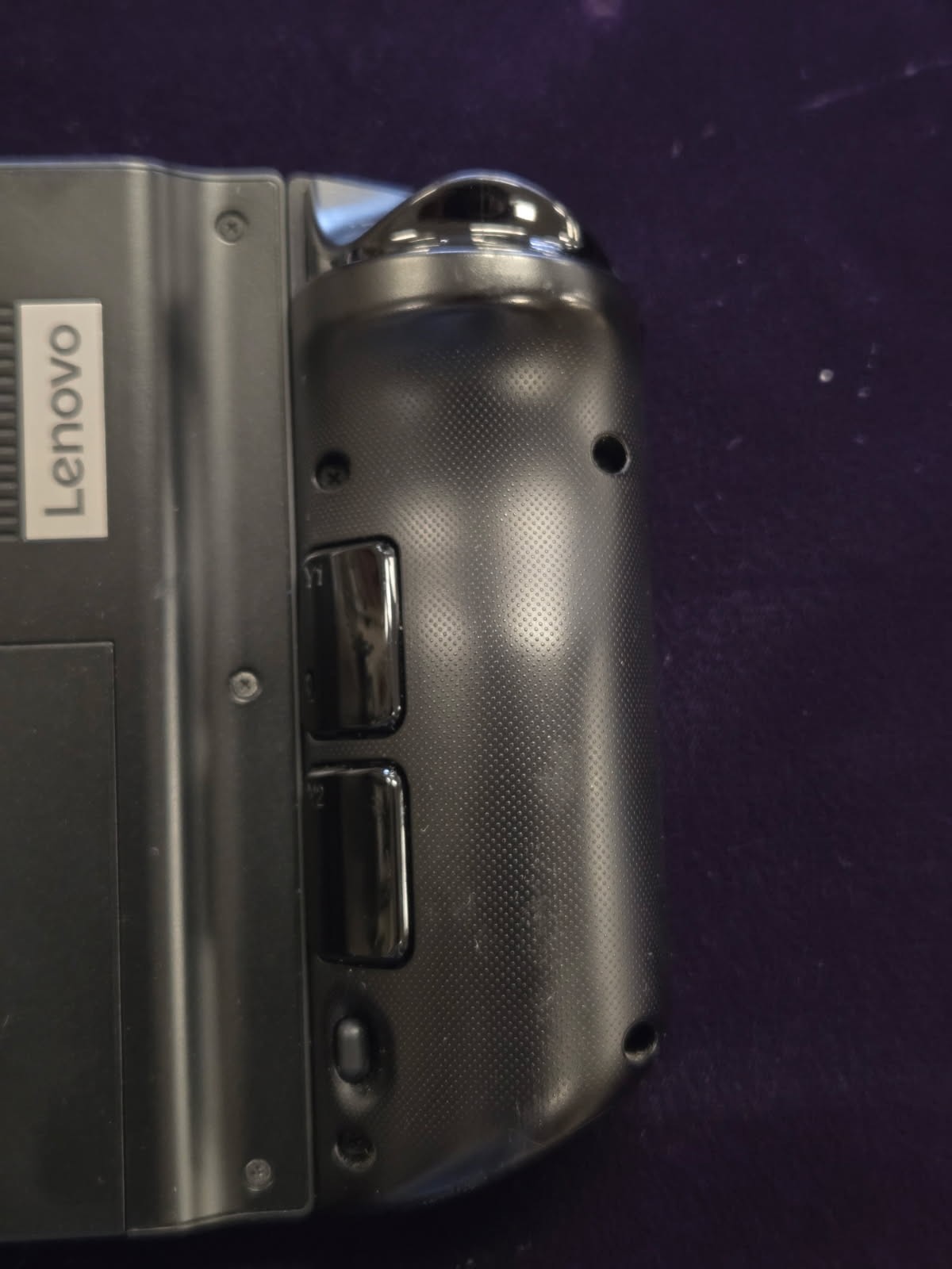 Lenovo Legion Go 8APU1 8.8″ Ryzen Z1 Extreme 16GB 512gb Handheld with Case