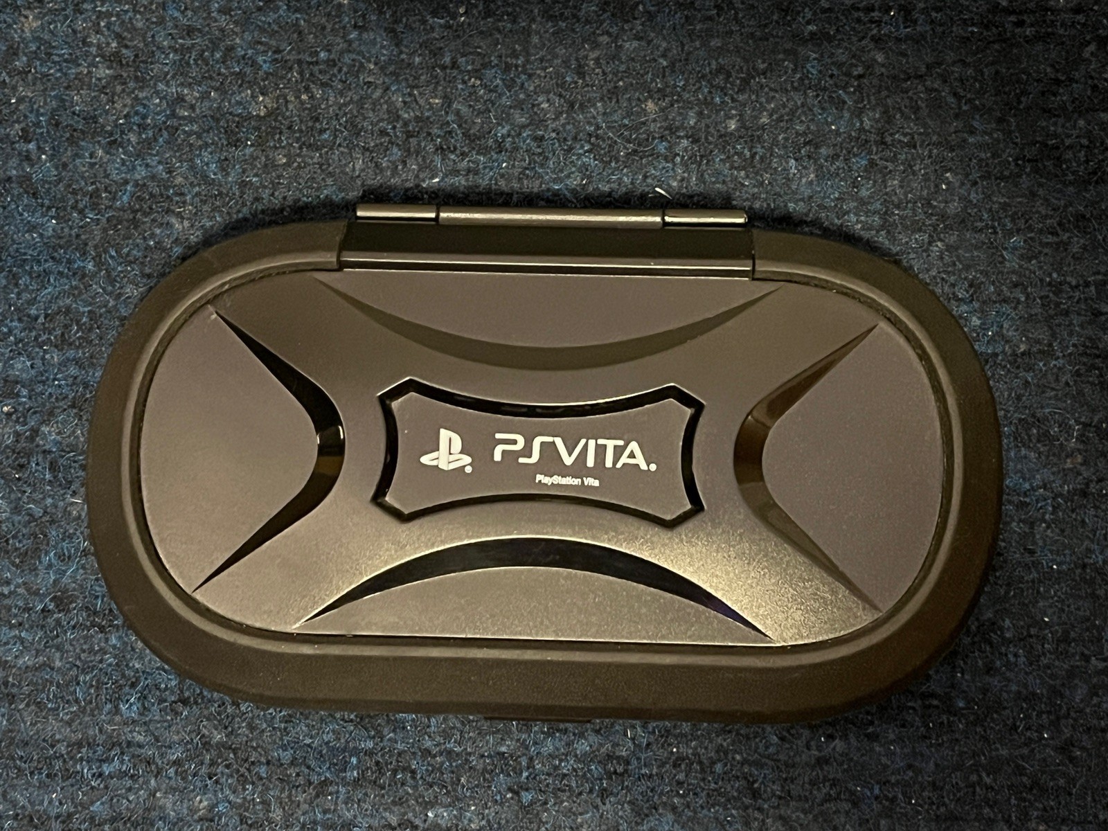 Sony PS Vita PCH-1001 Assassin’s Creed Bundle, 32 Gb Memory Card + Carrying Case