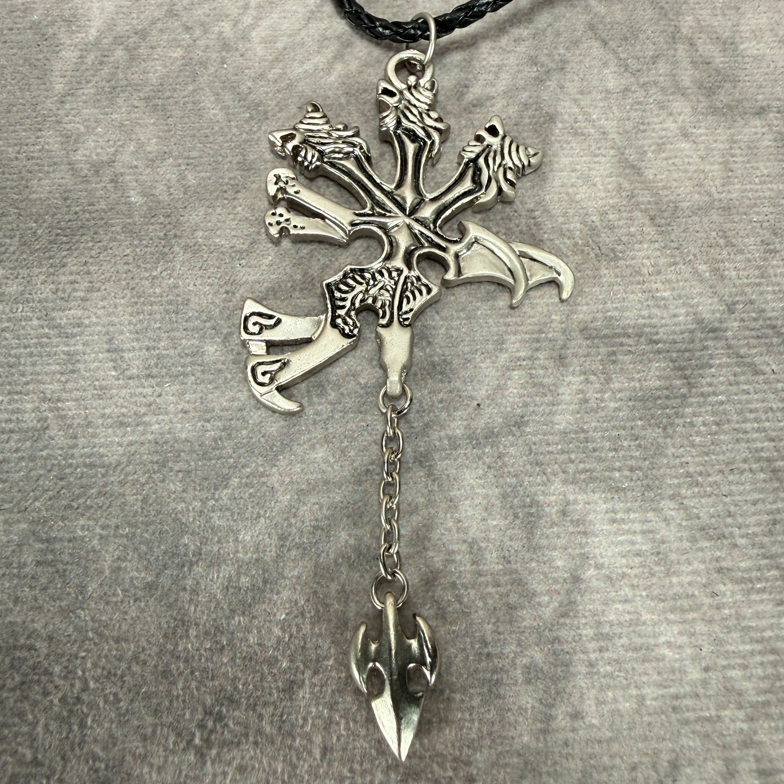 FINAL FANTASY VII Wolf Crest Pendant Necklace 28″ Braided Cord FF7 Cosplay FFVII