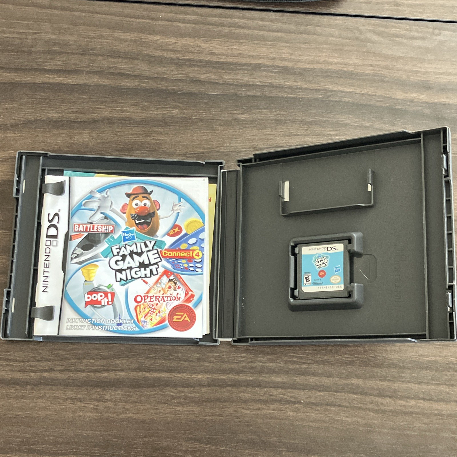 Family Game Night Nintendo DS, CIB w/ Case Manual Inserts