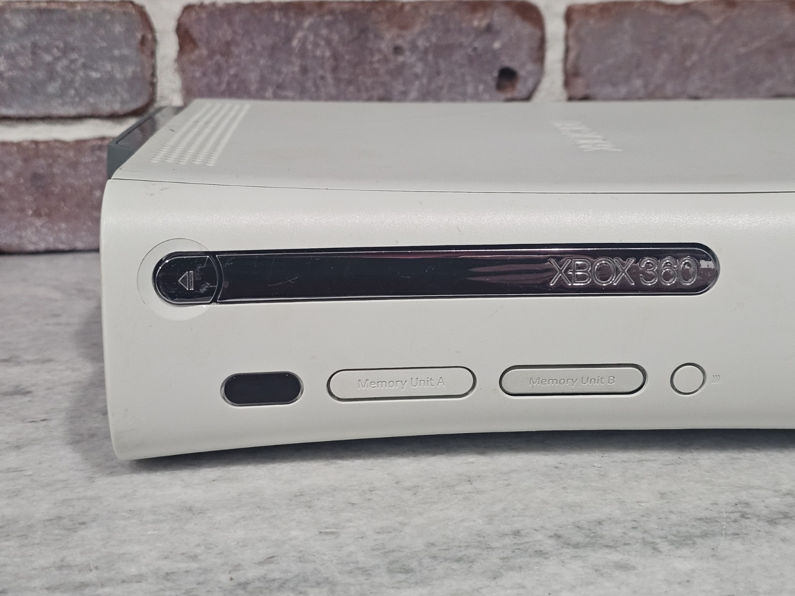Microsoft Xbox 360 60GB White Console w/ Cables + Controller Tested