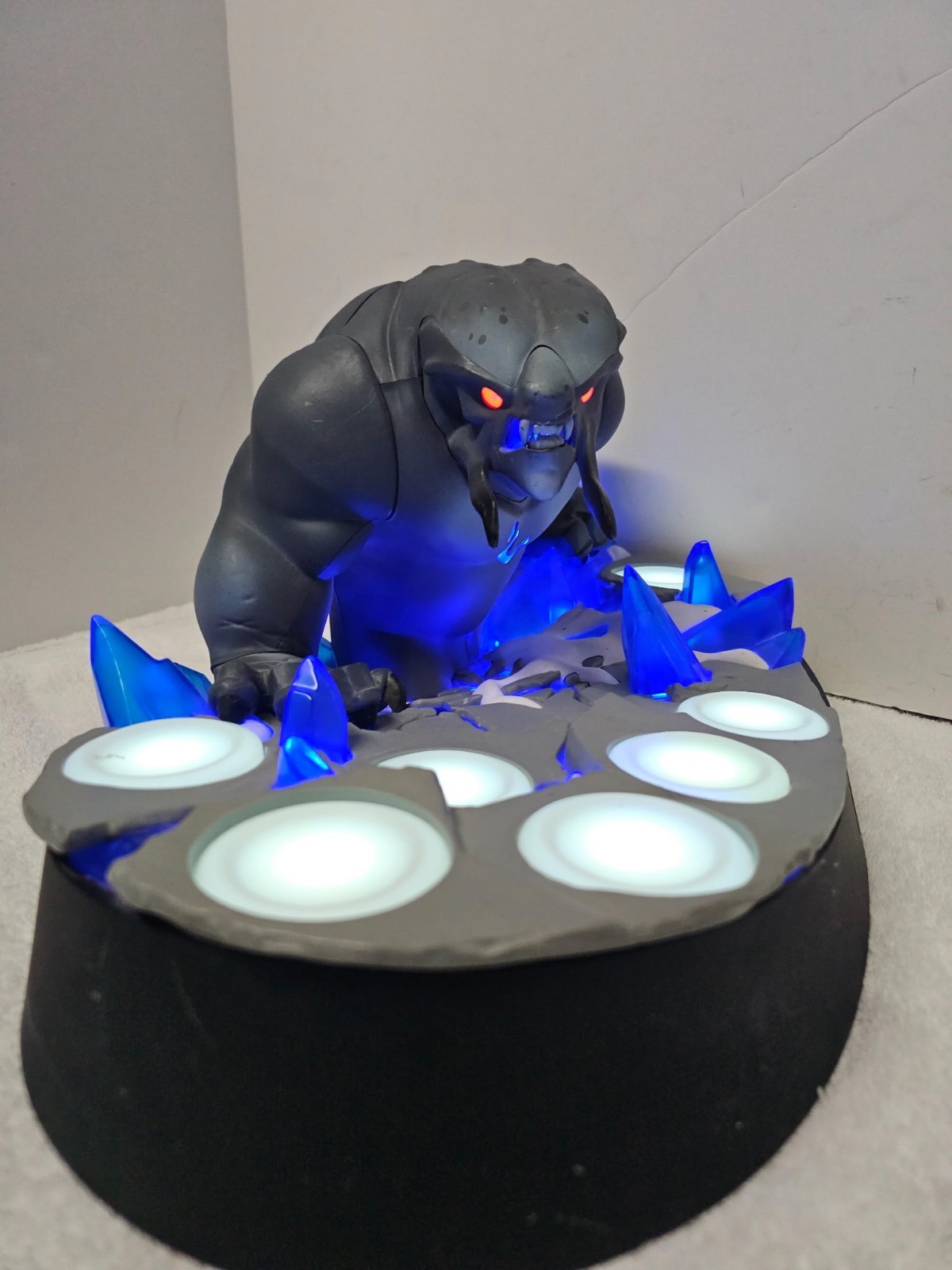 Disney Infinity 2.0 Marvel Collector’s Edition Frost Giant Beast Light Up Base