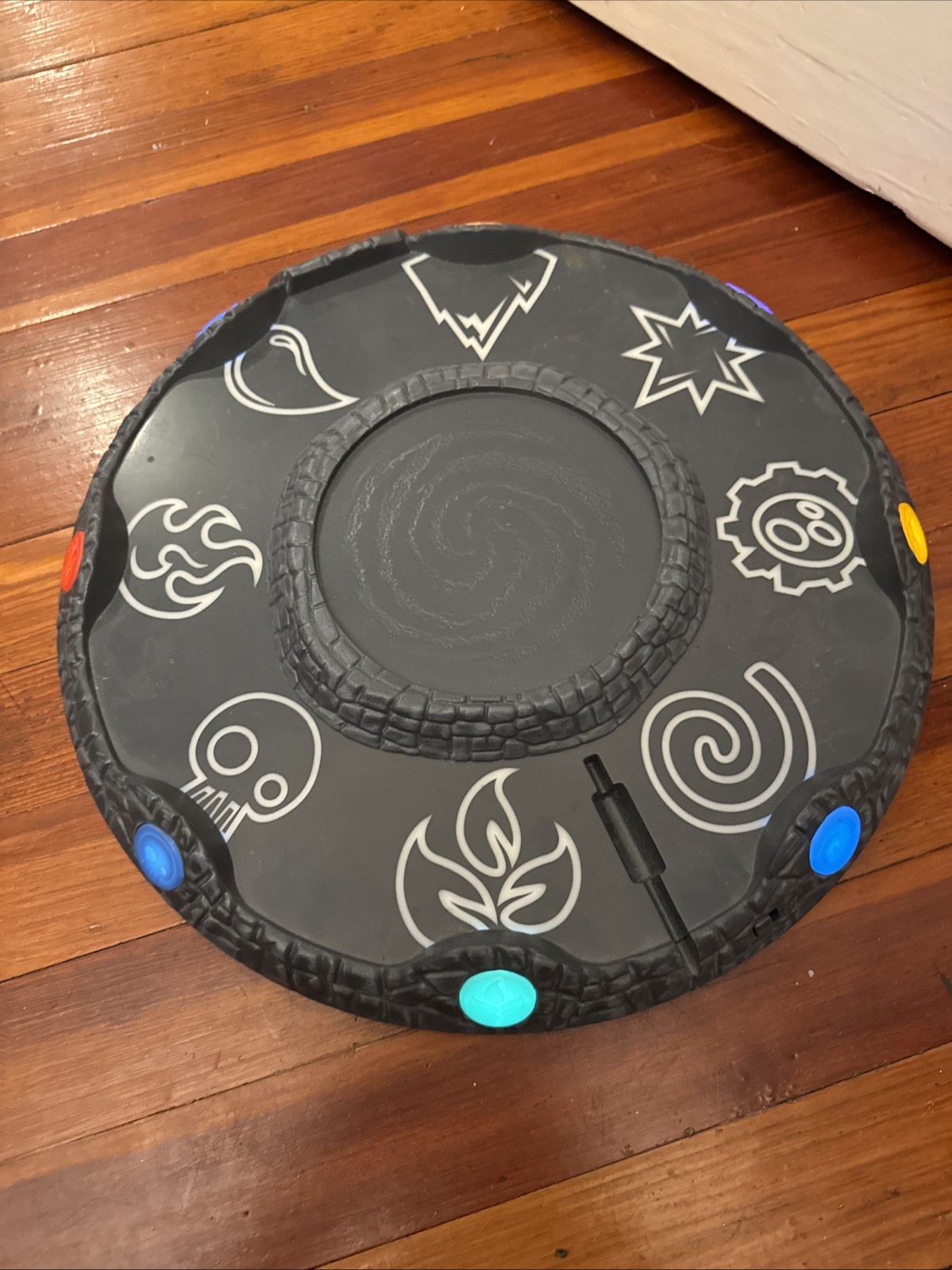 Skylanders Giants Battle Arena Portal Base Holds 16 Action Figures Lights Up 15″