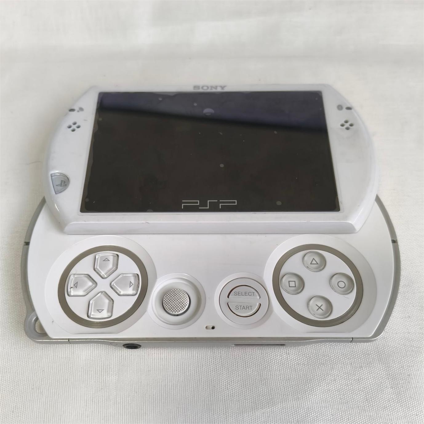 Sony PSP GO console White with Charger PSP-N1004 New screen with protect tested