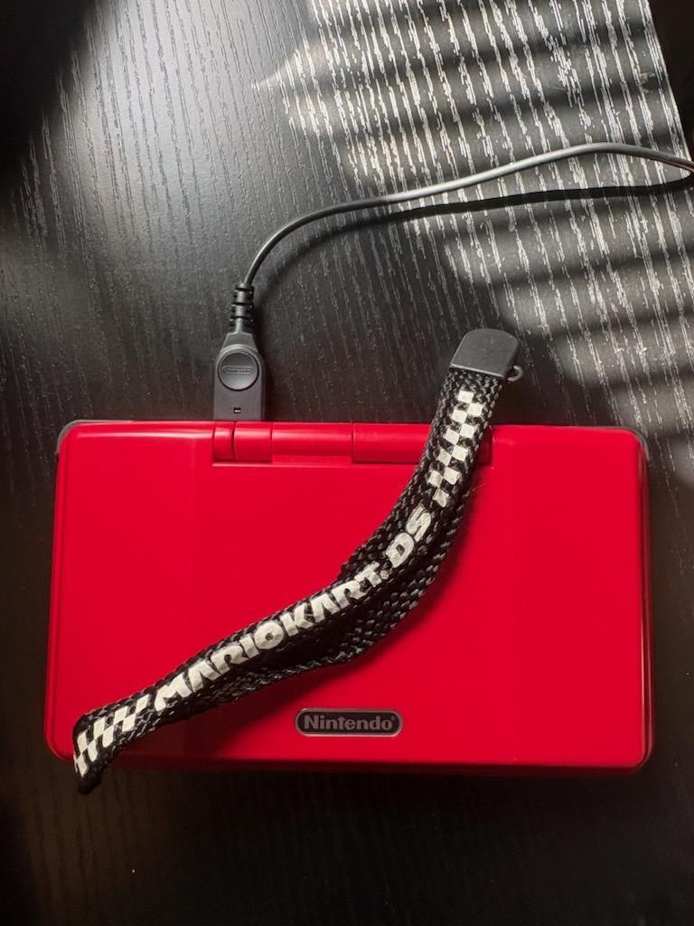 Nintendo DS System With Case, Charger, 4 Games Ex Condition