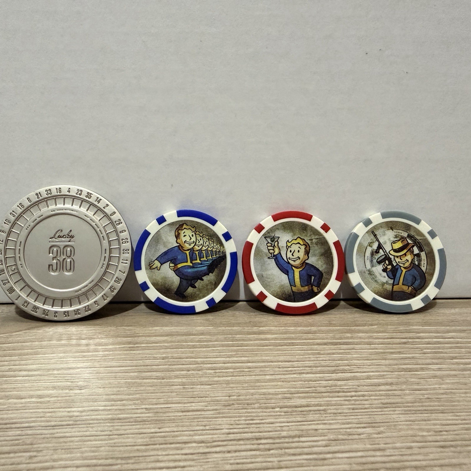 Fallout New Vegas Poker Chips Lot Of 13 W/Platinum Lucky 38